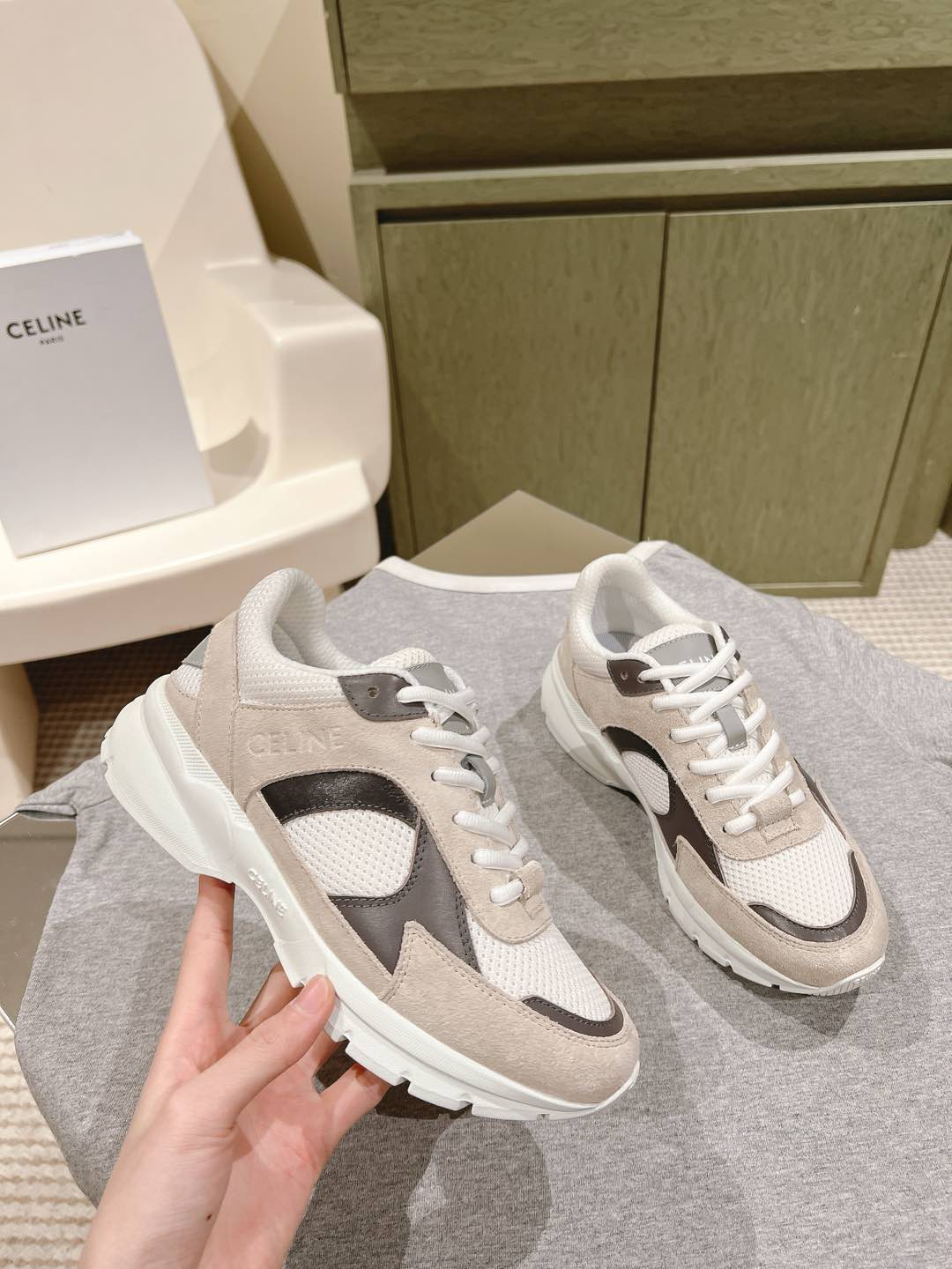 Celine 𝐂𝐄𝐋𝐈𝐍𝐄 思琳新款休闲运动鞋