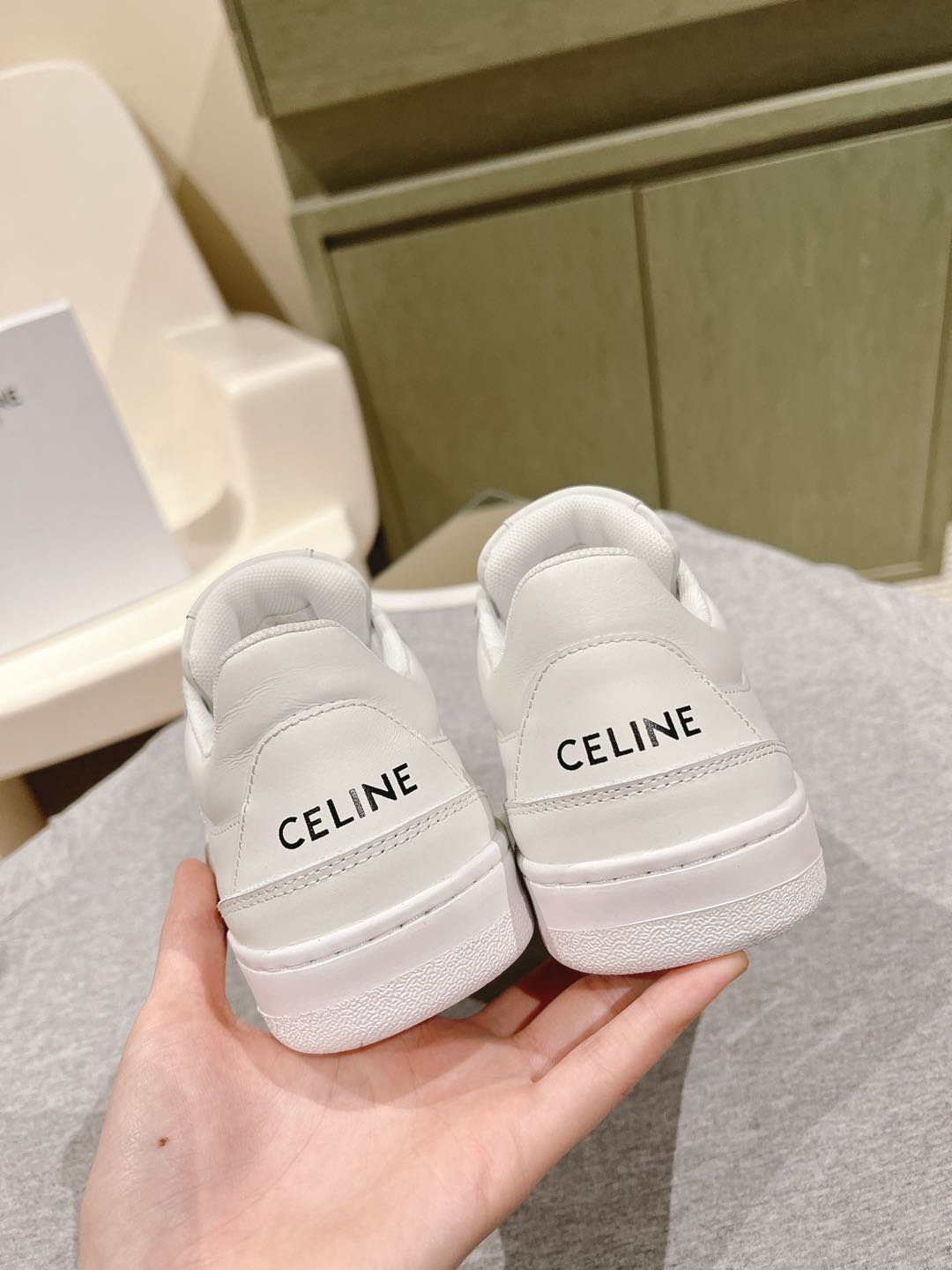 Celine 𝐂𝐄𝐋𝐈𝐍𝐄 思琳新款小白鞋