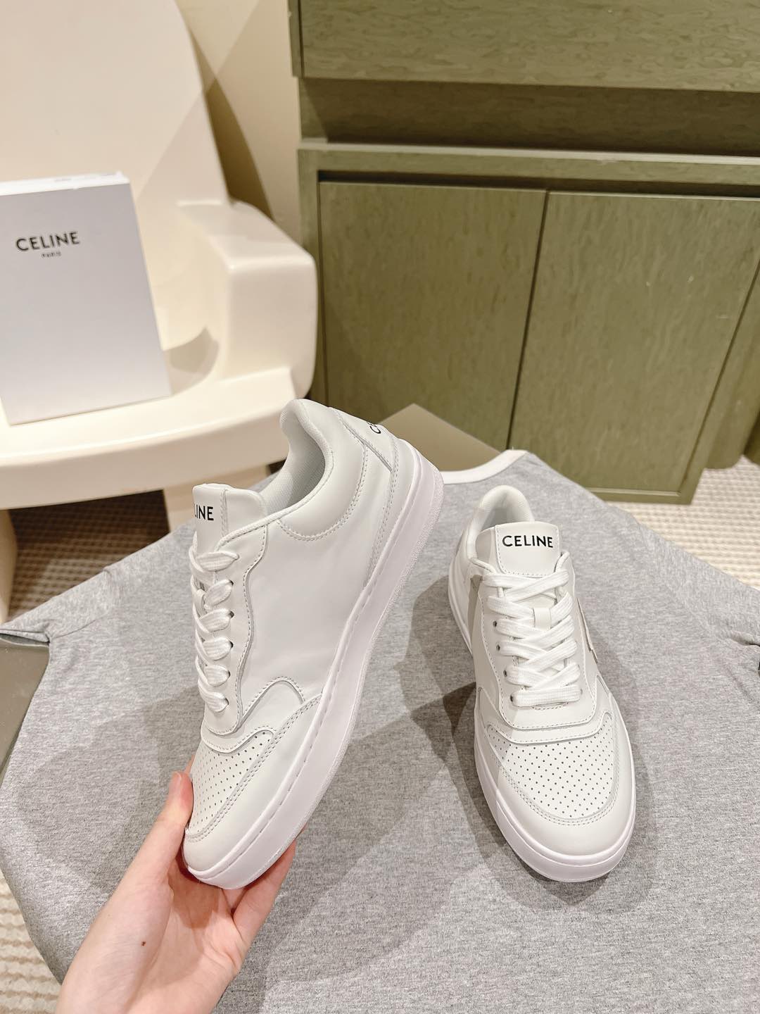 Celine 𝐂𝐄𝐋𝐈𝐍𝐄 思琳新款小白鞋