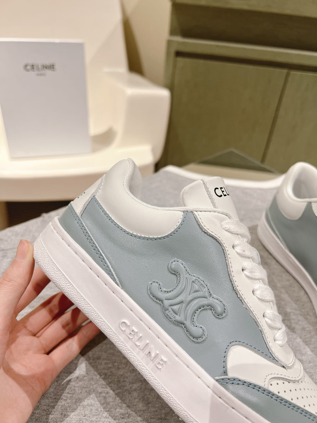 Celine 𝐂𝐄𝐋𝐈𝐍𝐄 思琳新款小白鞋