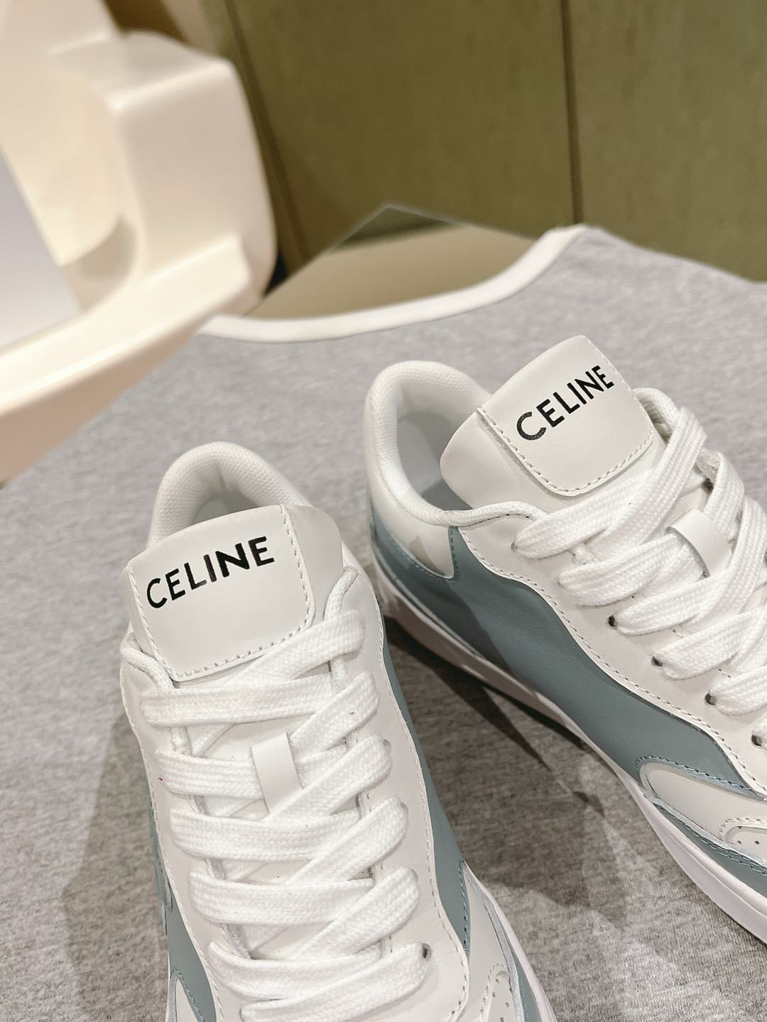 Celine 𝐂𝐄𝐋𝐈𝐍𝐄 思琳新款小白鞋