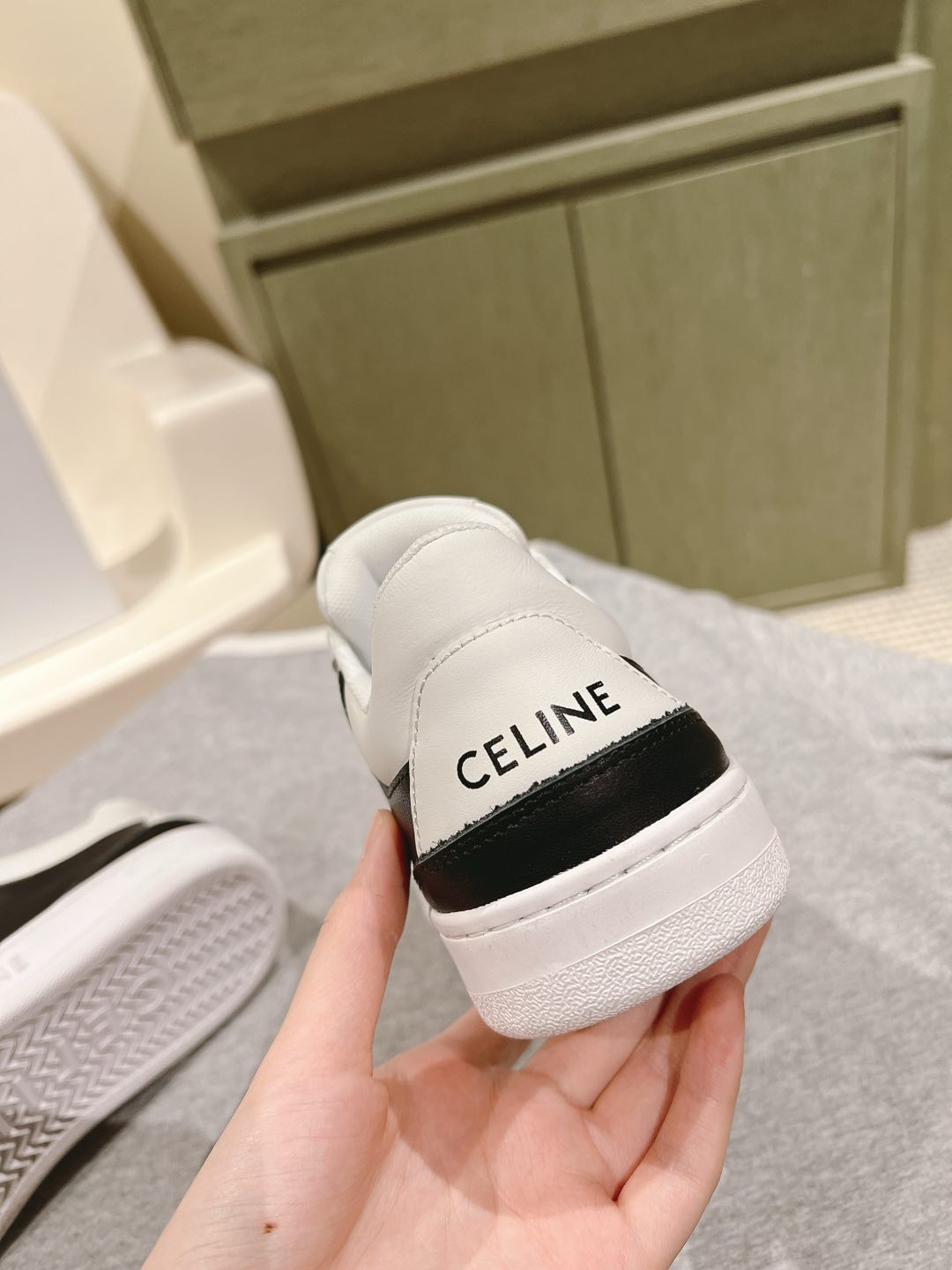 Celine 𝐂𝐄𝐋𝐈𝐍𝐄 思琳新款小白鞋