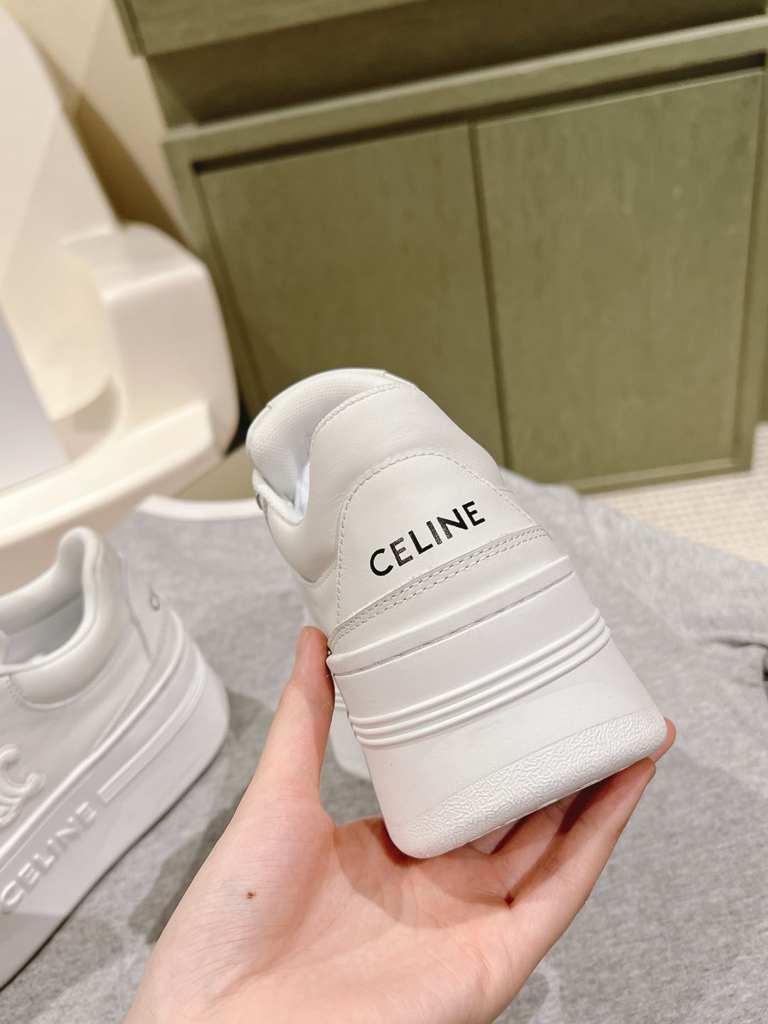 Celine 𝐂𝐄𝐋𝐈𝐍𝐄 思琳新款小白鞋