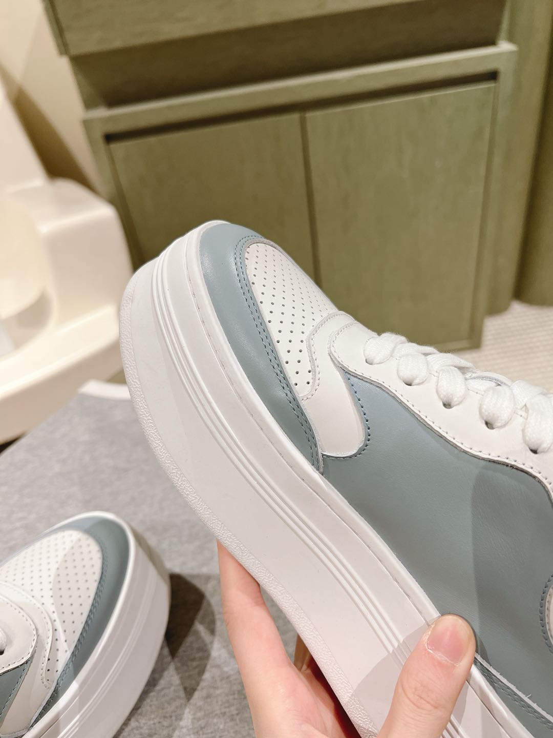 Celine 𝐂𝐄𝐋𝐈𝐍𝐄 思琳新款小白鞋