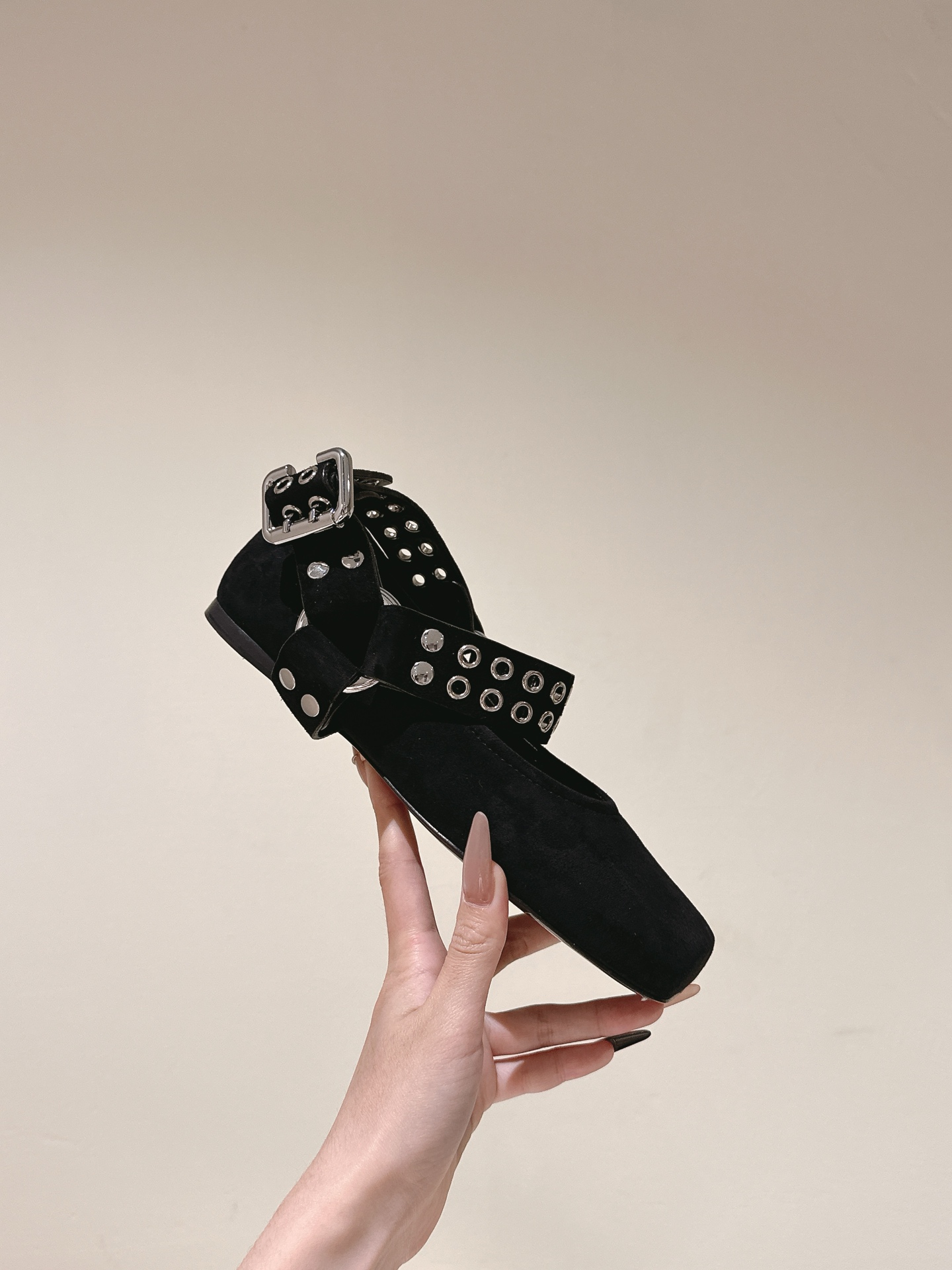 Title: 912 | 2025 ssAlaia Web Series: Elegant Ballet Shoes with Drilled Details Summary: New ballerina-style leather ballet shoes with Japanese influences, bling drills - 图片 7
