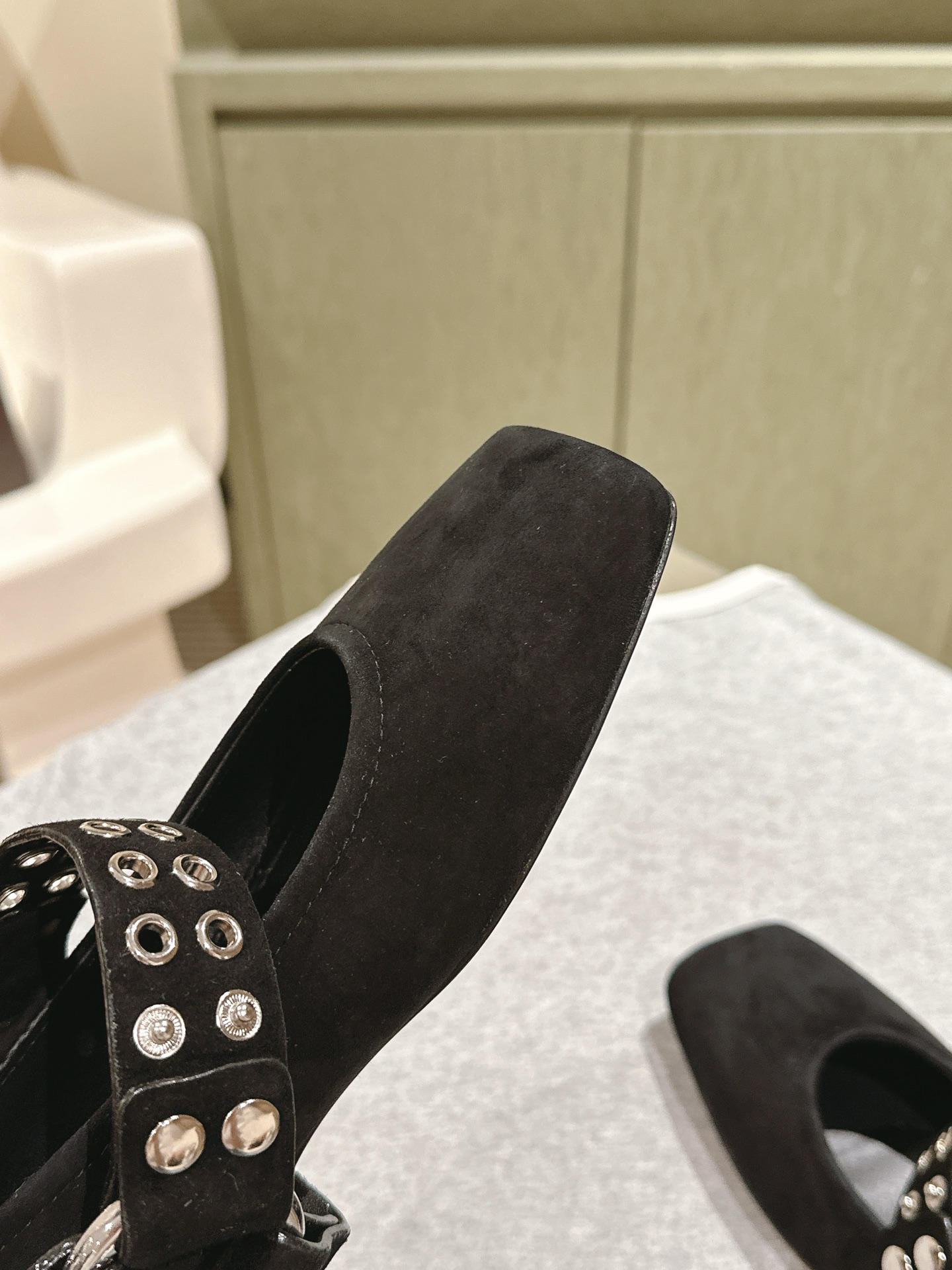 Title: 912 | 2025 ssAlaia Web Series: Elegant Ballet Shoes with Drilled Details Summary: New ballerina-style leather ballet shoes with Japanese influences, bling drills - 图片 4