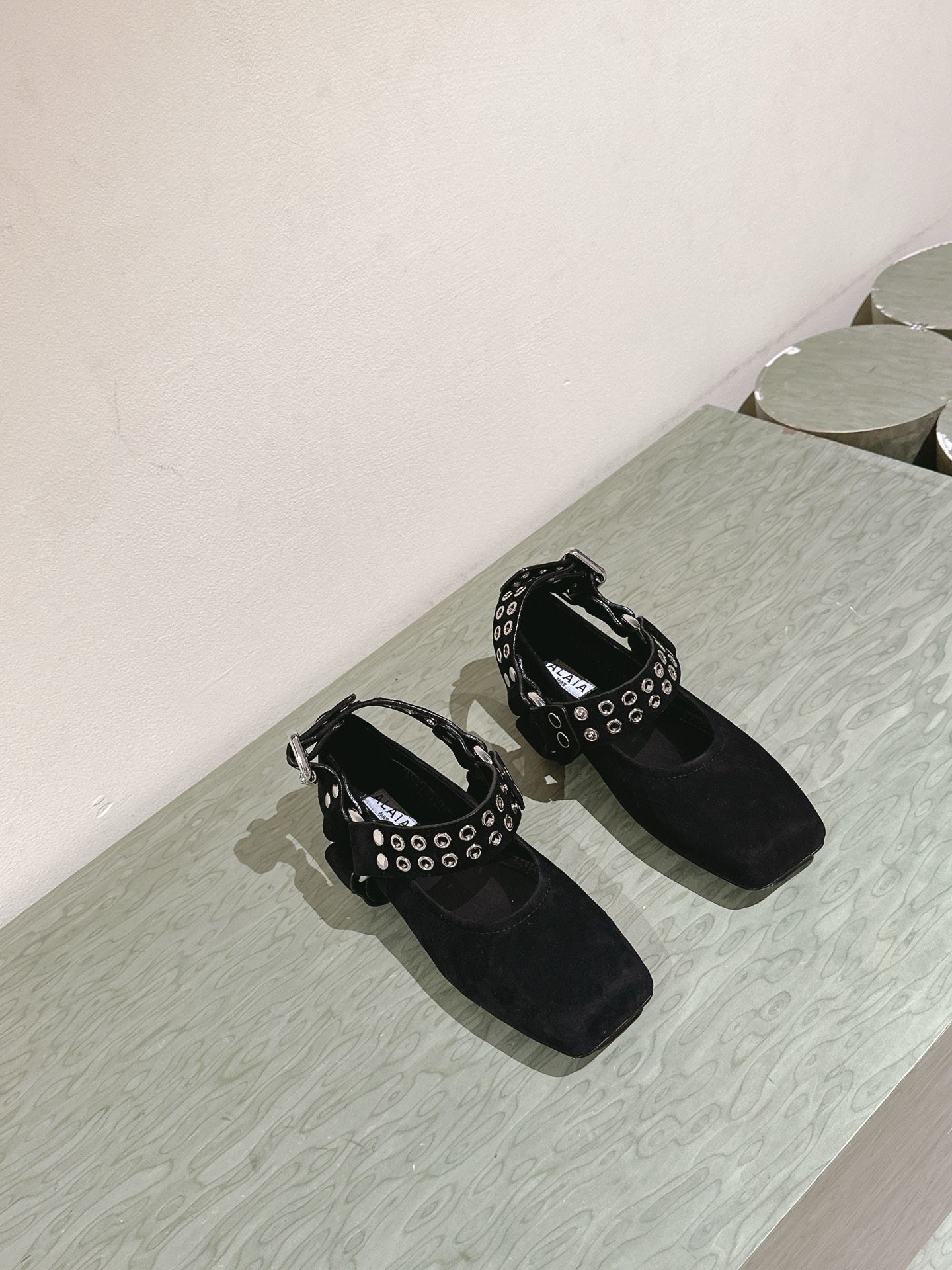 Title: 912 | 2025 ssAlaia Web Series: Elegant Ballet Shoes with Drilled Details Summary: New ballerina-style leather ballet shoes with Japanese influences, bling drills - 图片 6