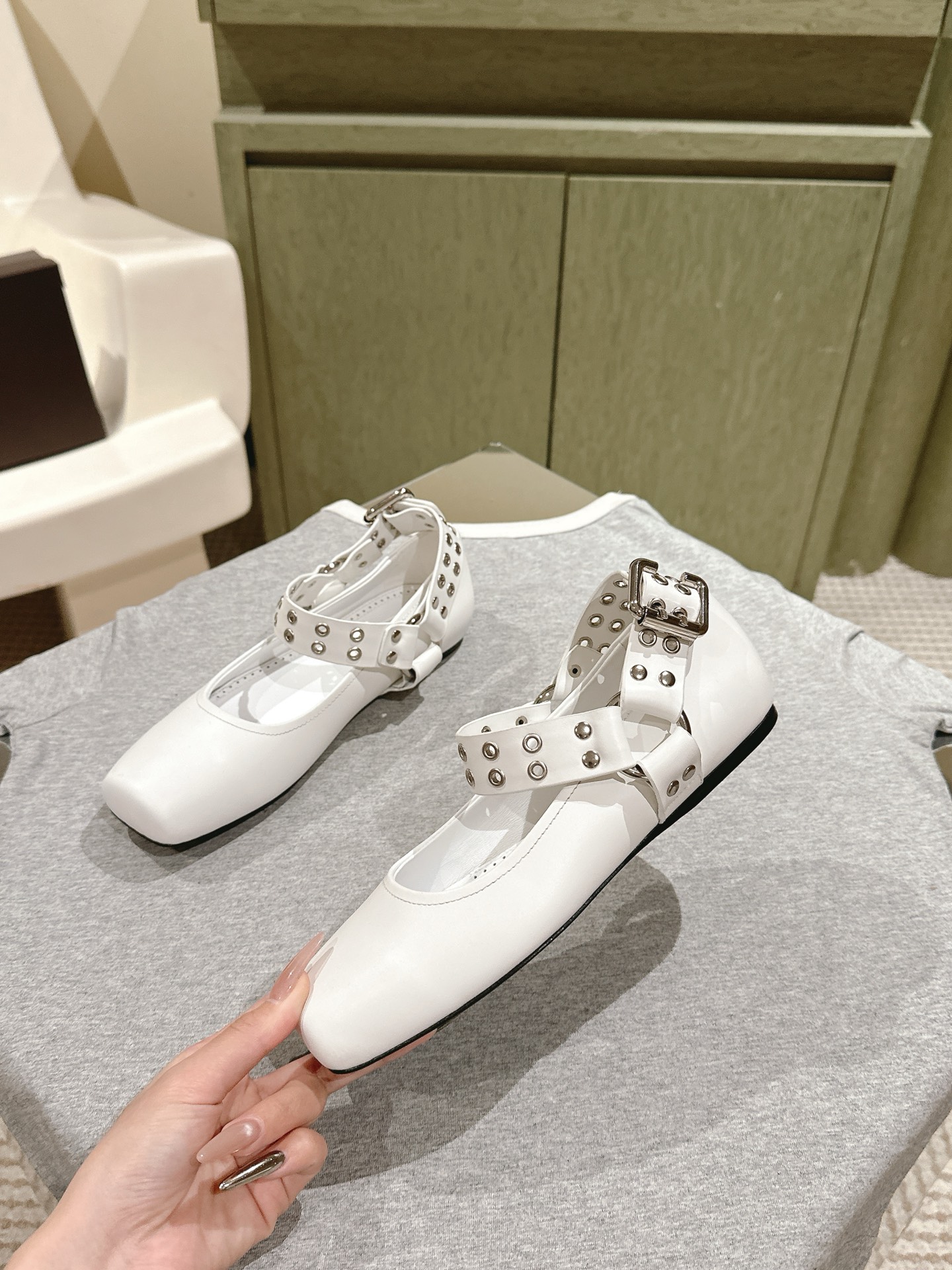 “Stylish Ballet Shoes Collection with Water Drills and Japanese Influence | 912 | 2025 ssAlaia”