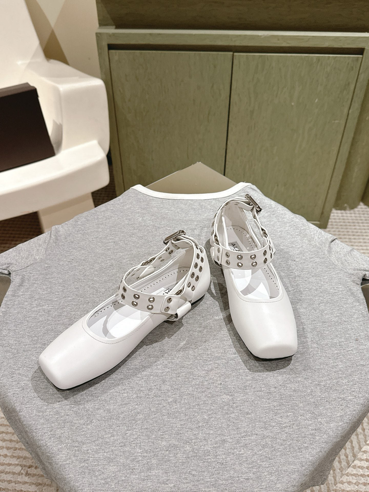 “Stylish Ballet Shoes Collection with Water Drills and Japanese Influence | 912 | 2025 ssAlaia” - 图片 2