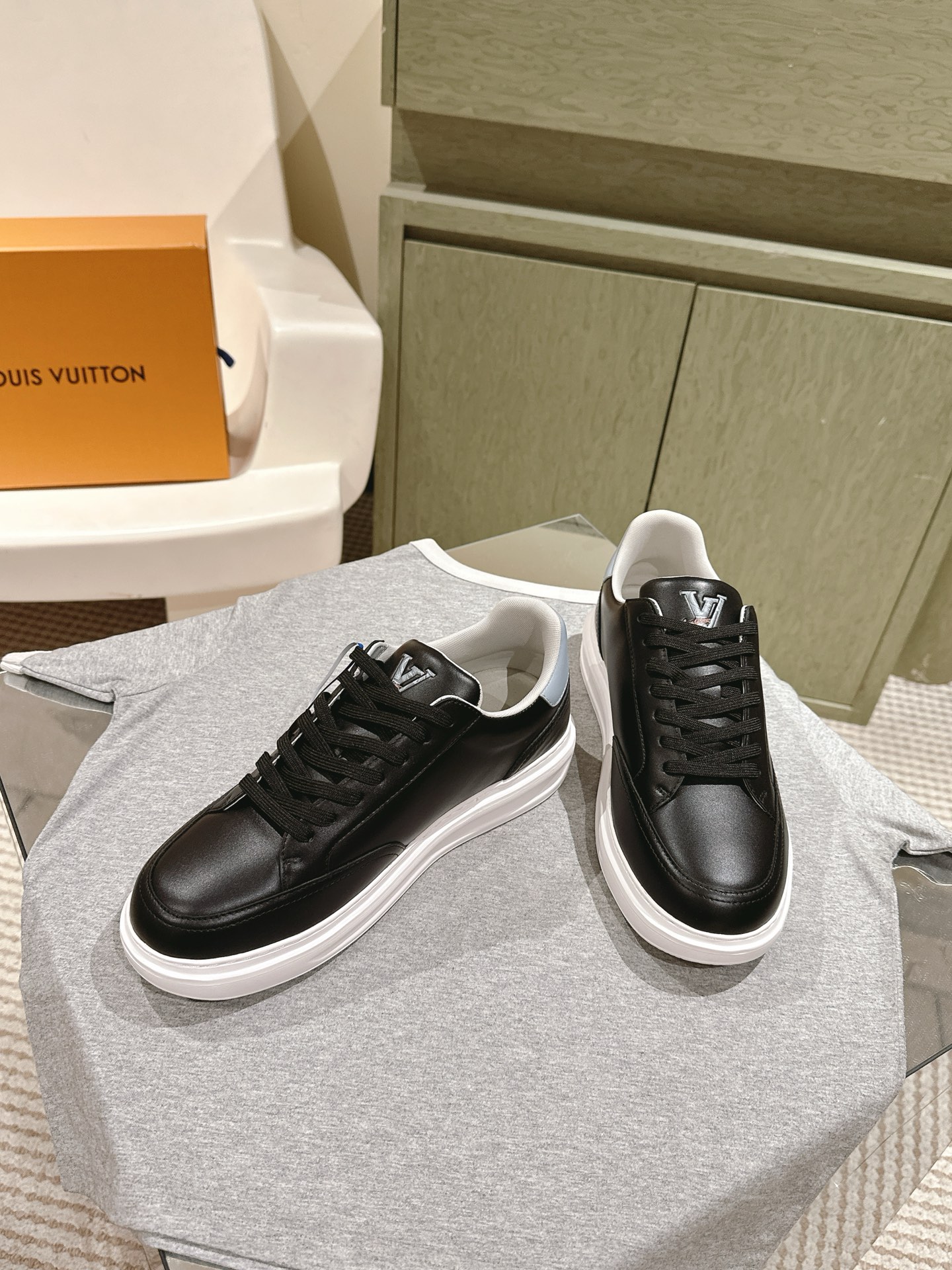 Louis Vuitton LV代购级板鞋新色 供应 驴家全系列 LVTrainer PVC 运动鞋