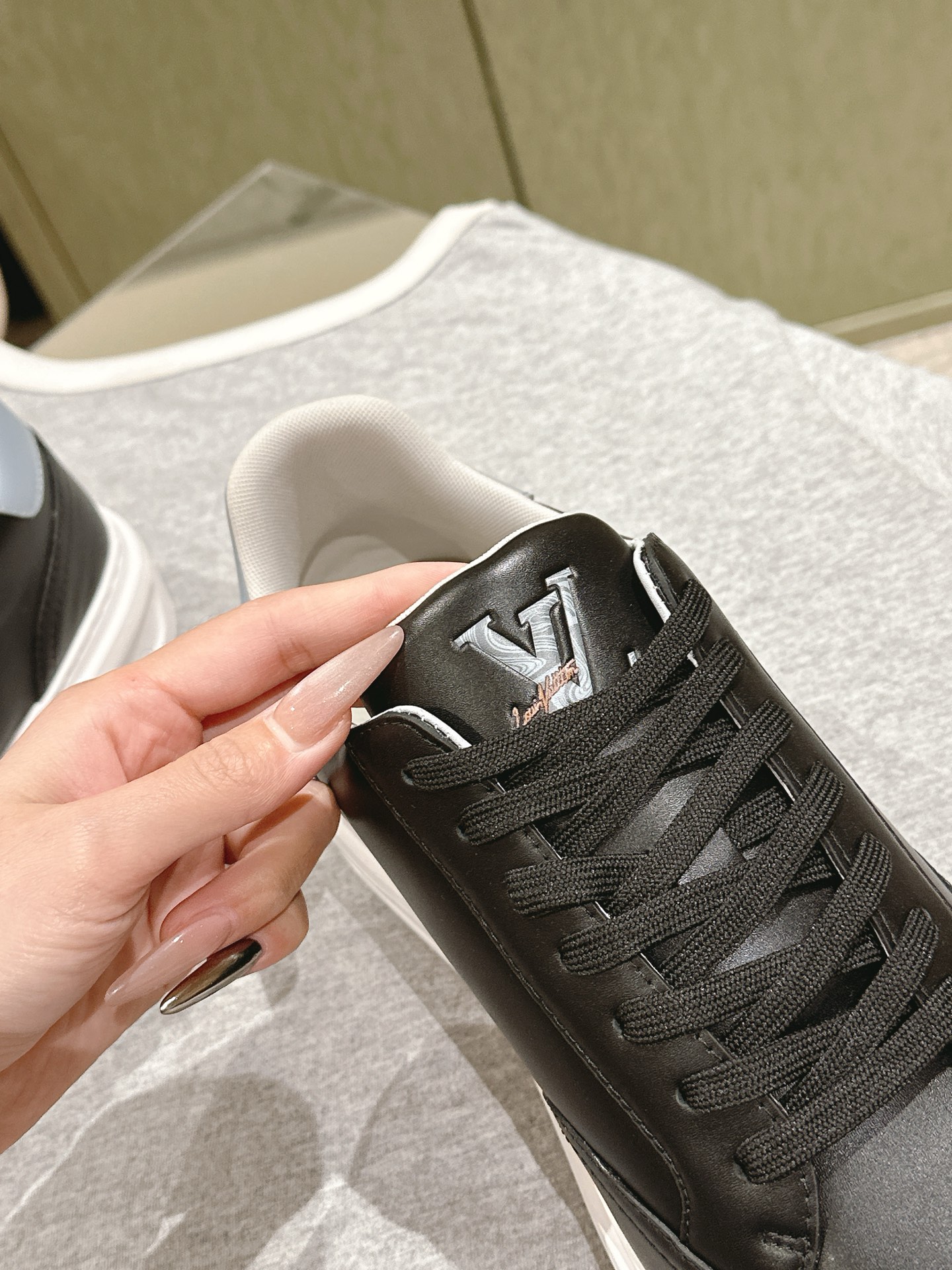 Louis Vuitton LV代购级板鞋新色 供应 驴家全系列 LVTrainer PVC 运动鞋