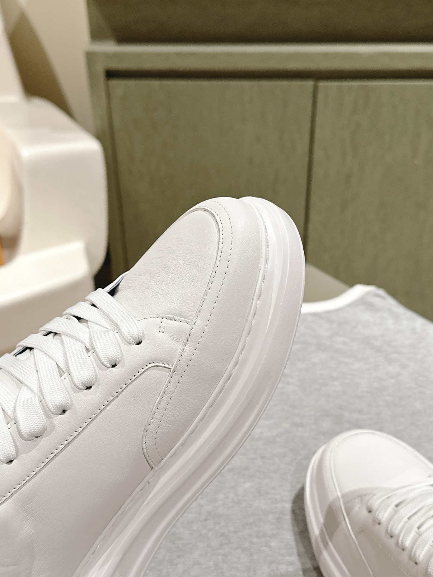 Louis Vuitton LV代购级板鞋新色 供应 驴家全系列 LVTrainer PVC 运动鞋