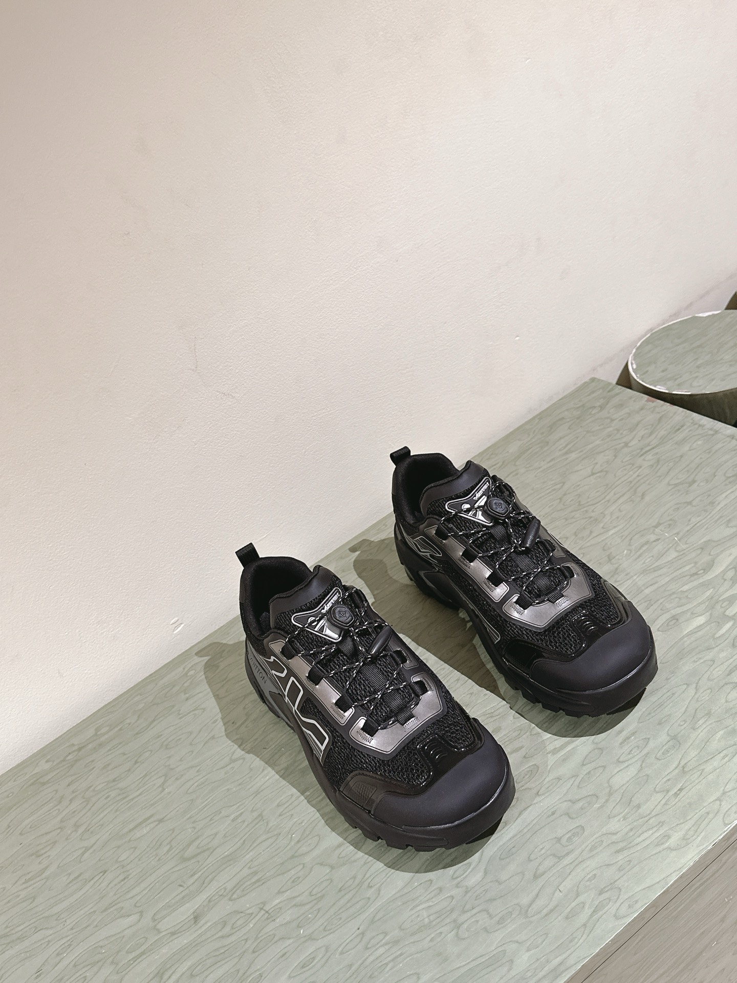 Louis Vuitton LV代购级板鞋新色 供应 驴家全系列 LVTrainer PVC 运动鞋