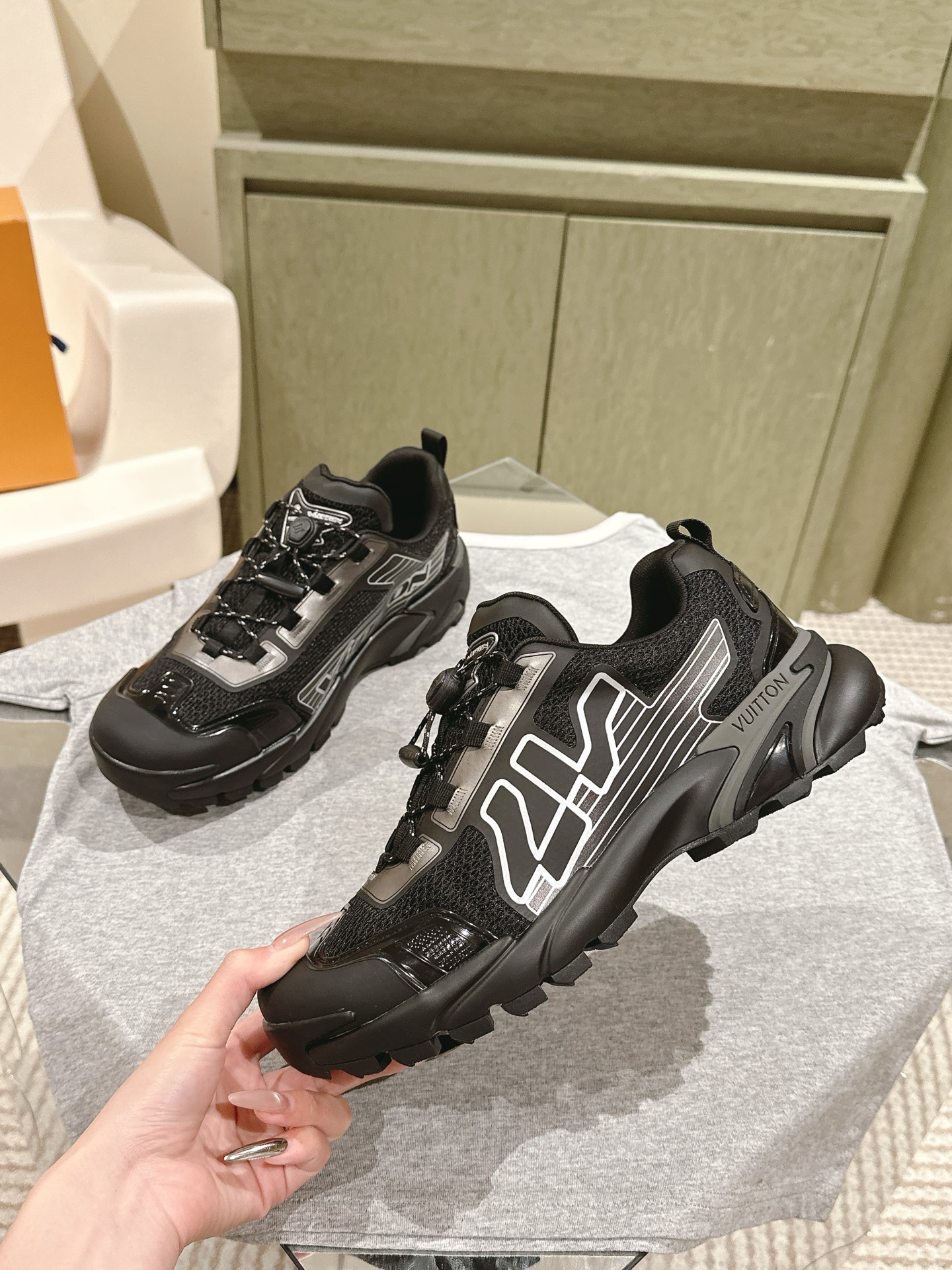 Louis Vuitton LV代购级板鞋新色 供应 驴家全系列 LVTrainer PVC 运动鞋