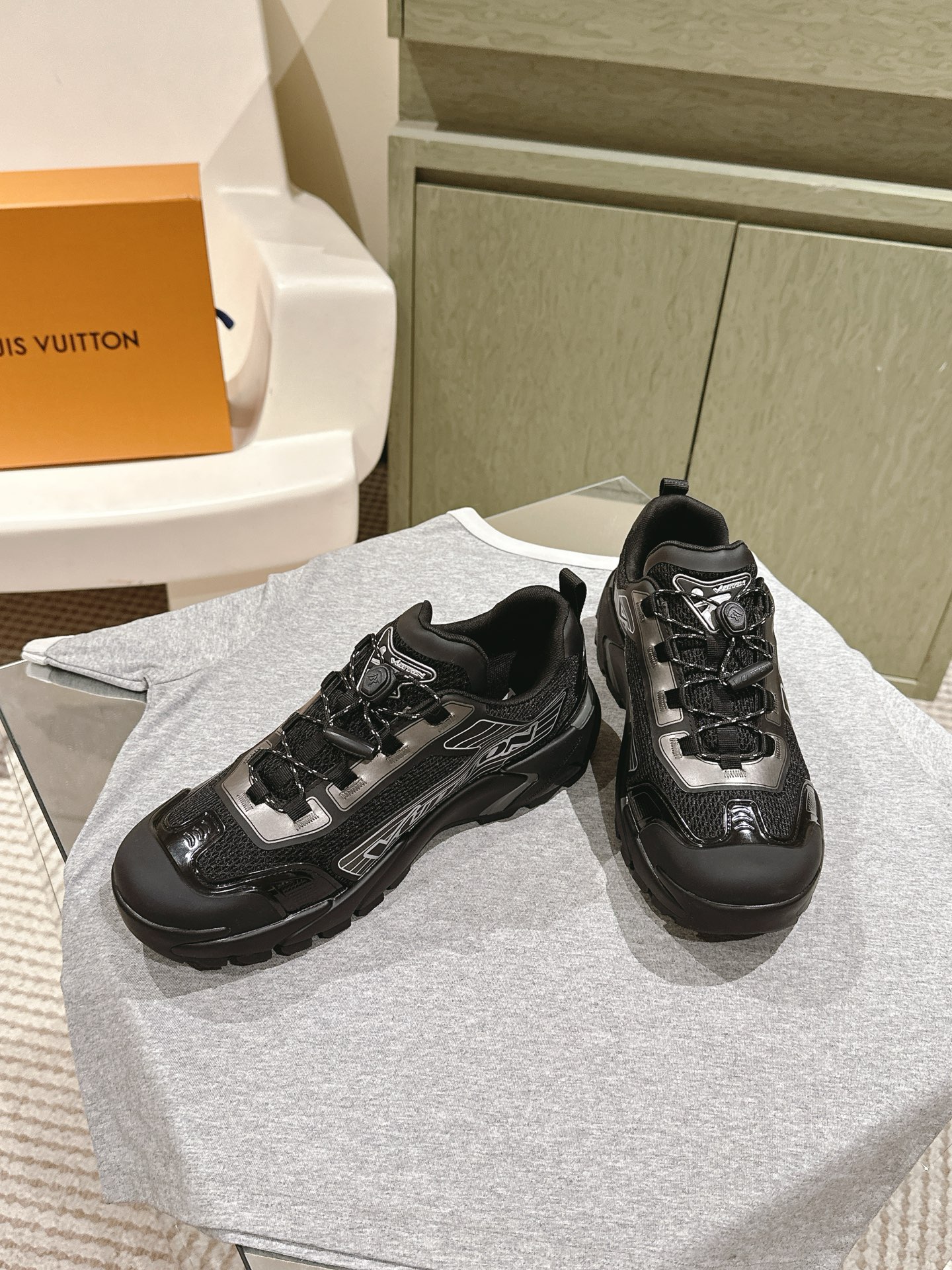 Louis Vuitton LV代购级板鞋新色 供应 驴家全系列 LVTrainer PVC 运动鞋