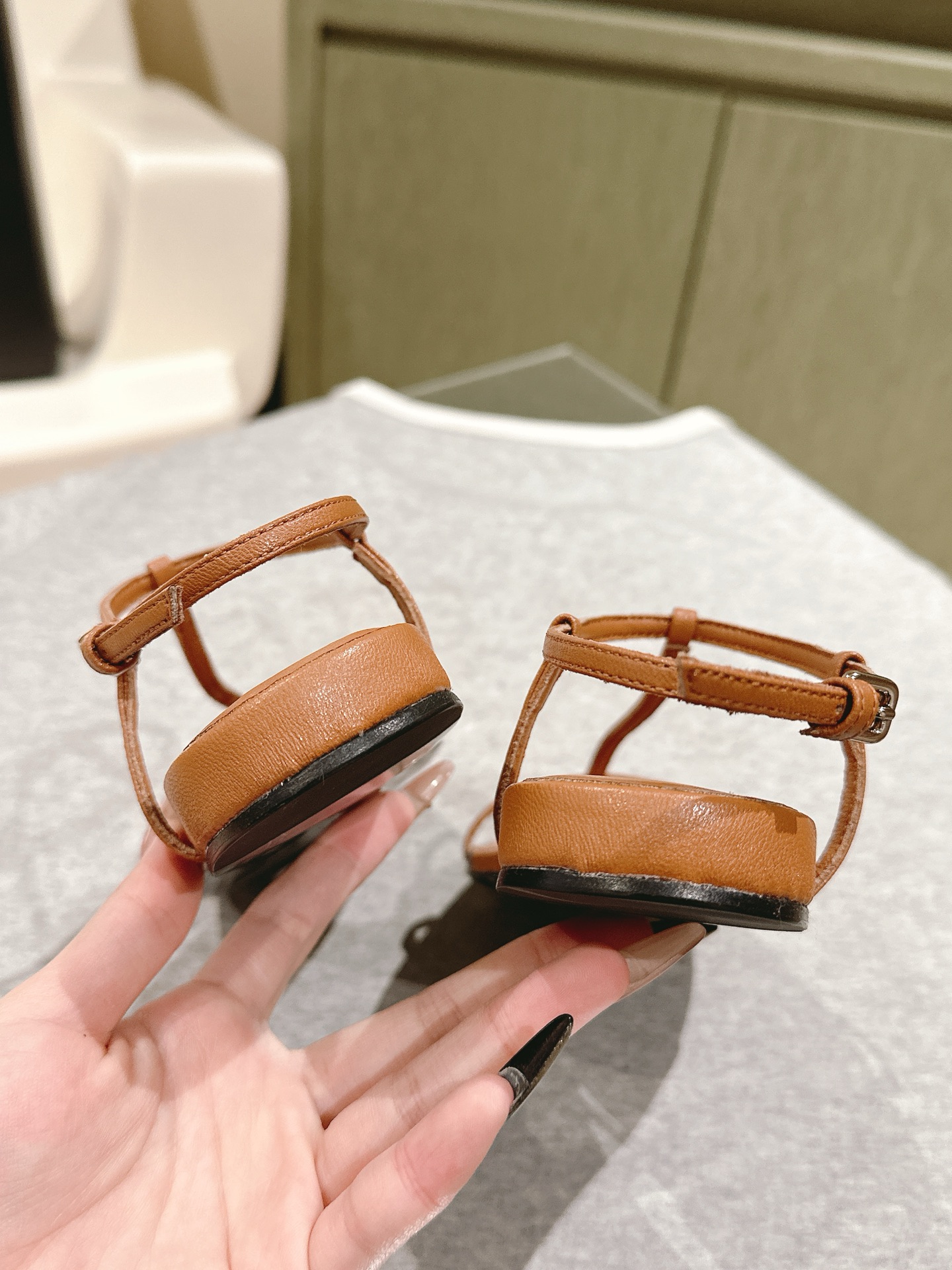 2025 Summer Fashion Collection: High-Quality Classic Designs with Bullet Boots - 图片 5