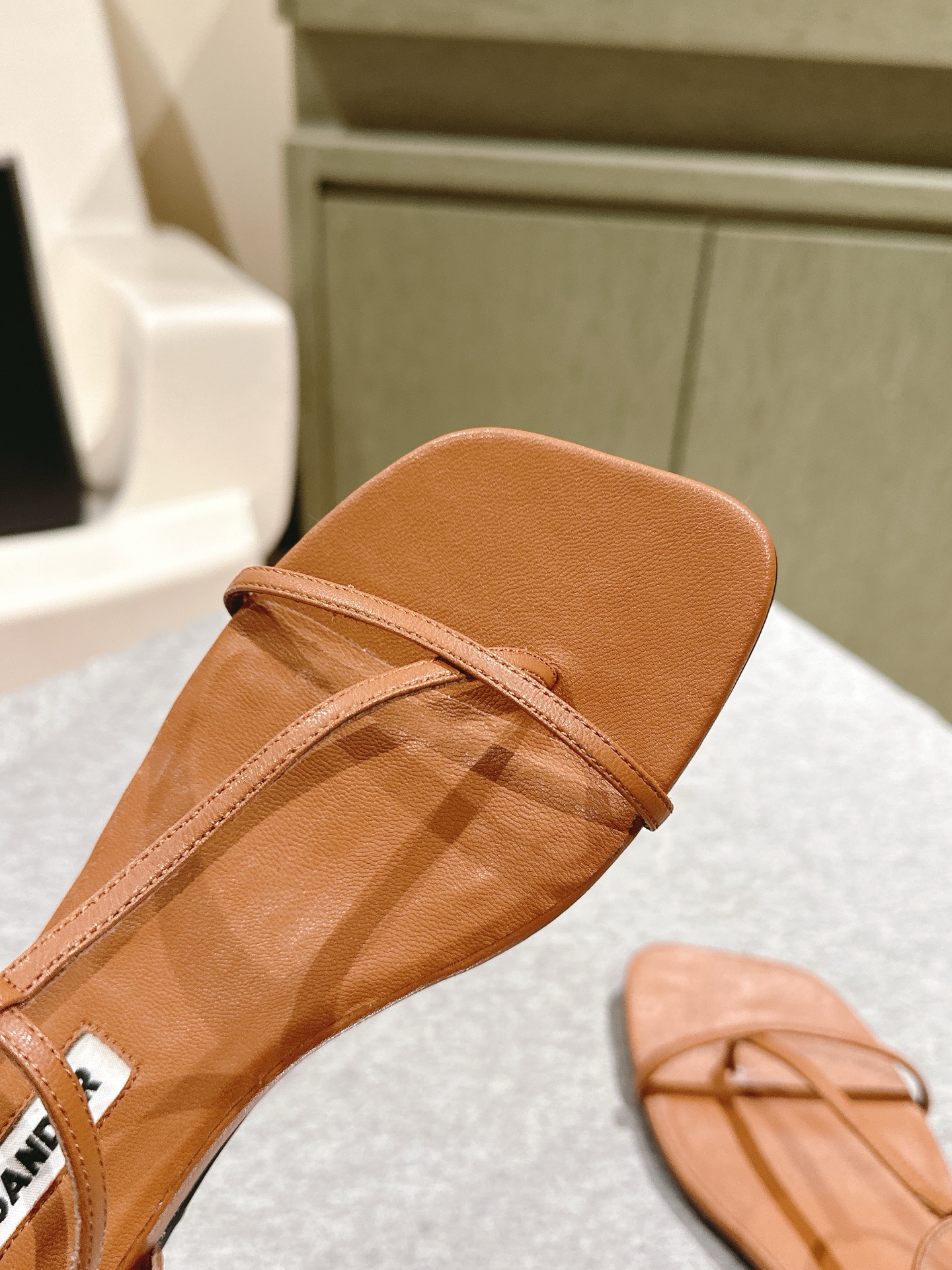 2025 Summer Fashion Collection: High-Quality Classic Designs with Bullet Boots - 图片 4