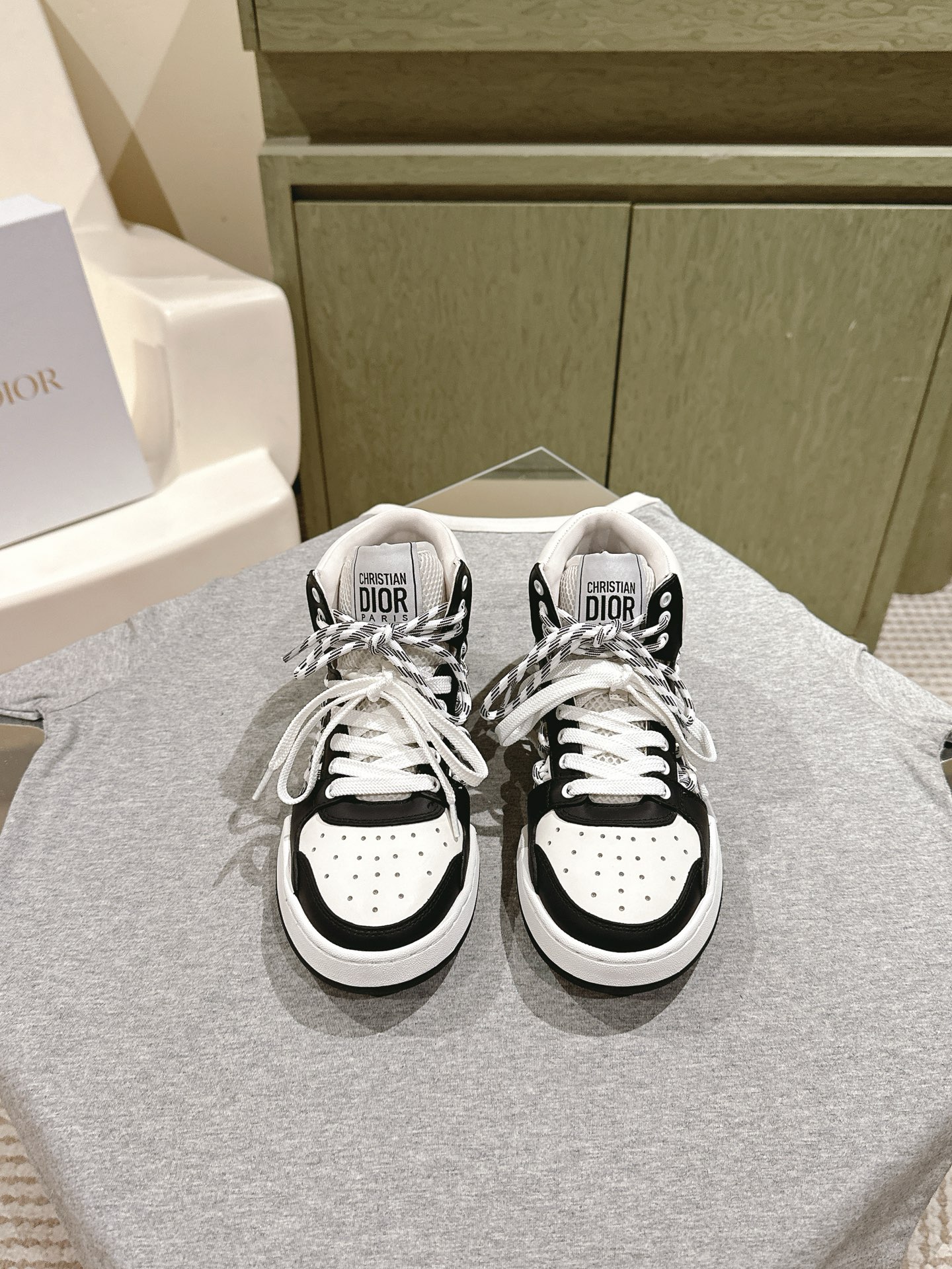 NO:470045,| 5 # Dior Chrono's new casual hollow sports shoes running is really cool, full of futuristic feeling! It's so cool!  Re-interpreting the concept of cool fashion in Dior, Lucky Star will bless you with good luck, the brand new EVA sole is super light and soft Size35-40, casual shoes/sports shoes, dior, dior, sneakers19860909| 5  # 迪奥 Dior Chrono新款休闲镂空运动鞋跑 真的酷毙了,未来感十足!真的好飒！再次演绎了迪奥酷时尚的理念,幸运星为你加持好运,全新的EVA鞋底超轻超软 Size35-40,休闲鞋/运动鞋,dior,dior,sneakers,Women's Shoes