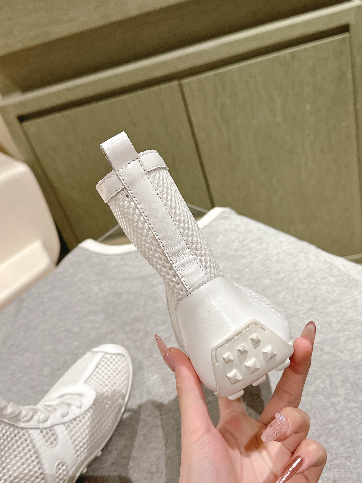  | ²⁰²5𝐬𝐬 🤍🤎
H家 春夏新品专柜最新网面短靴🆕！
简约鞋面牛皮➕网面，轻盈舒适透气！运动感十