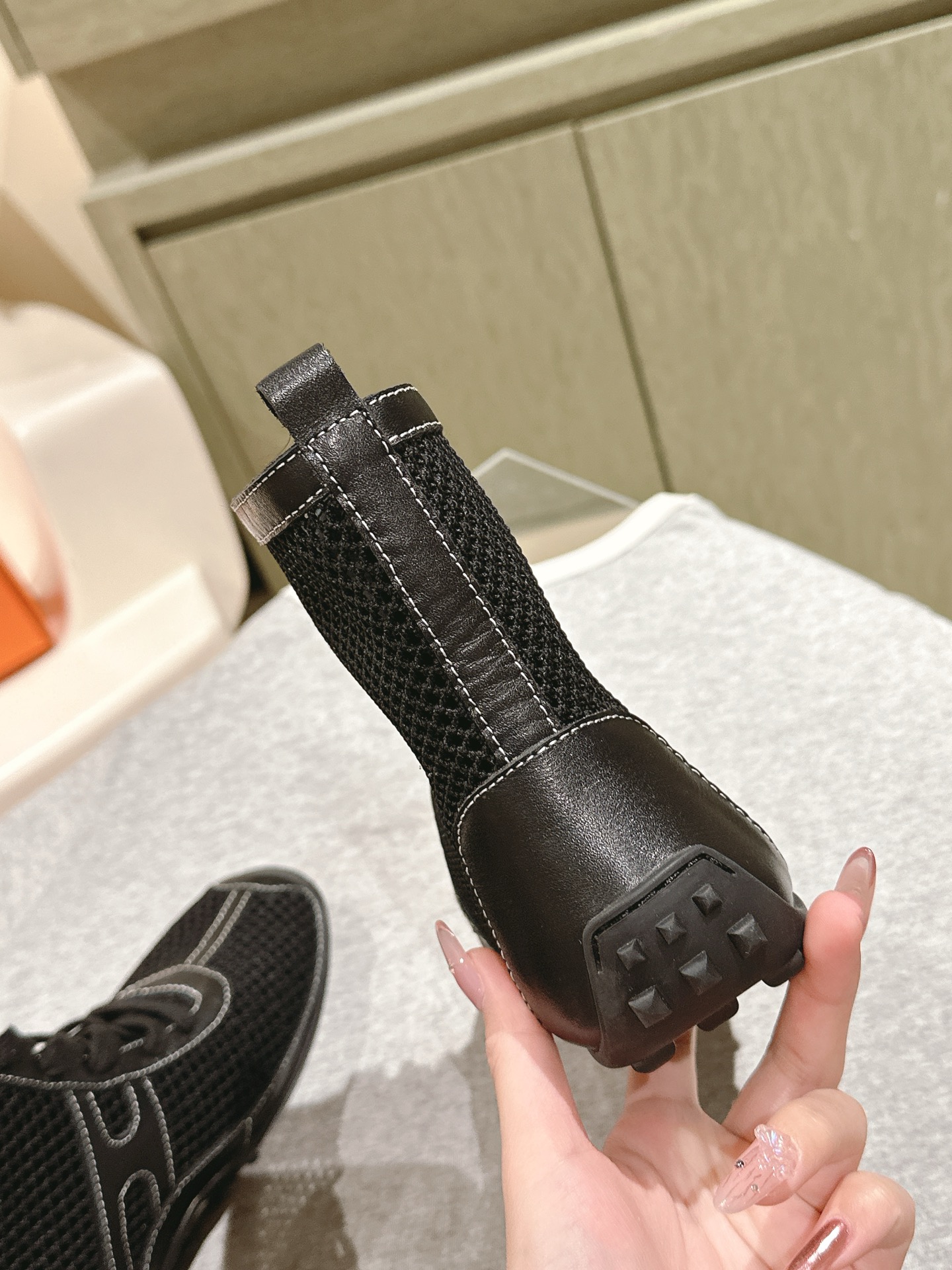  | ²⁰²5𝐬𝐬 🤍🤎
H家 春夏新品专柜最新网面短靴🆕！
简约鞋面牛皮➕网面，轻盈舒适透气！运动感十