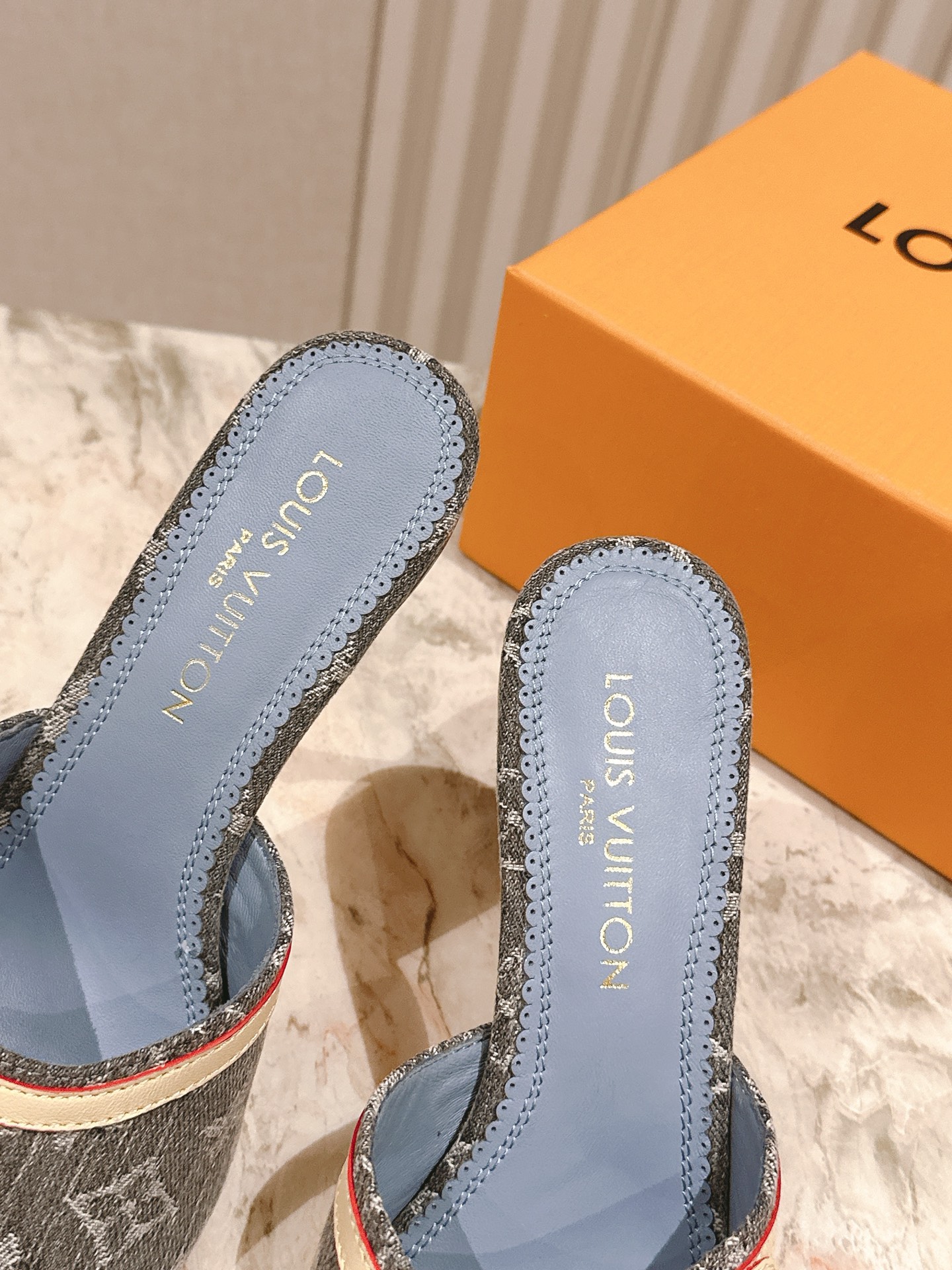   | ²⁰²5𝐬𝐬 🤍🤎
驴家早春新品🆕 new arrival～LV春夏拖鞋，也太出彩了！时尚性感舒