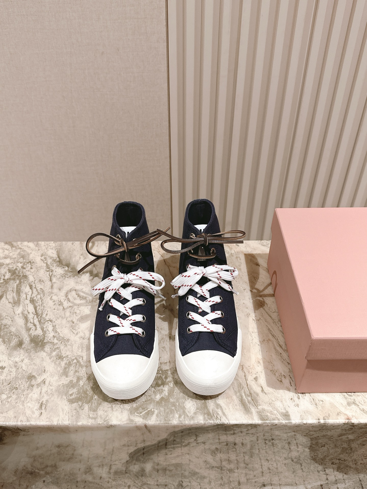 NO:243571,Slippers~single shoes~center top uniform | 5 Miao Miao's new thick-soled canvas biscuit shoes are simple, ultra-light rubber sole, double shoelace design, super cool, versatile, fashionable and simple foot feel, perfect for wearing, high height 3.5cm Size35-39 (40/41 custom made without return, casual shoes/sports shoes, sneakers, slippers19860909拖鞋~单鞋～中帮统一 | 5   缪缪新款厚底帆布饼干鞋简约造型,超轻橡胶鞋底,双鞋带的设计,超酷百搭时尚简约脚感妥妥满分好穿好搭,增高3.5cm Size35-39（40/41定做不退换,休闲鞋/运动鞋,sneakers,slippers,Women's Shoes