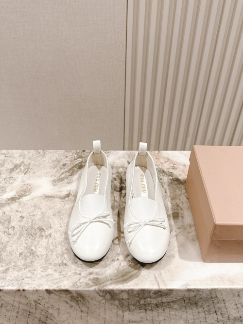 Miu Miu White Leather Ballet Flats with Bow Detail - Comfortable & Stylish 1 Miu Miu White Leather Ballet Flats with Bow Detail - Comfortable & Stylish
