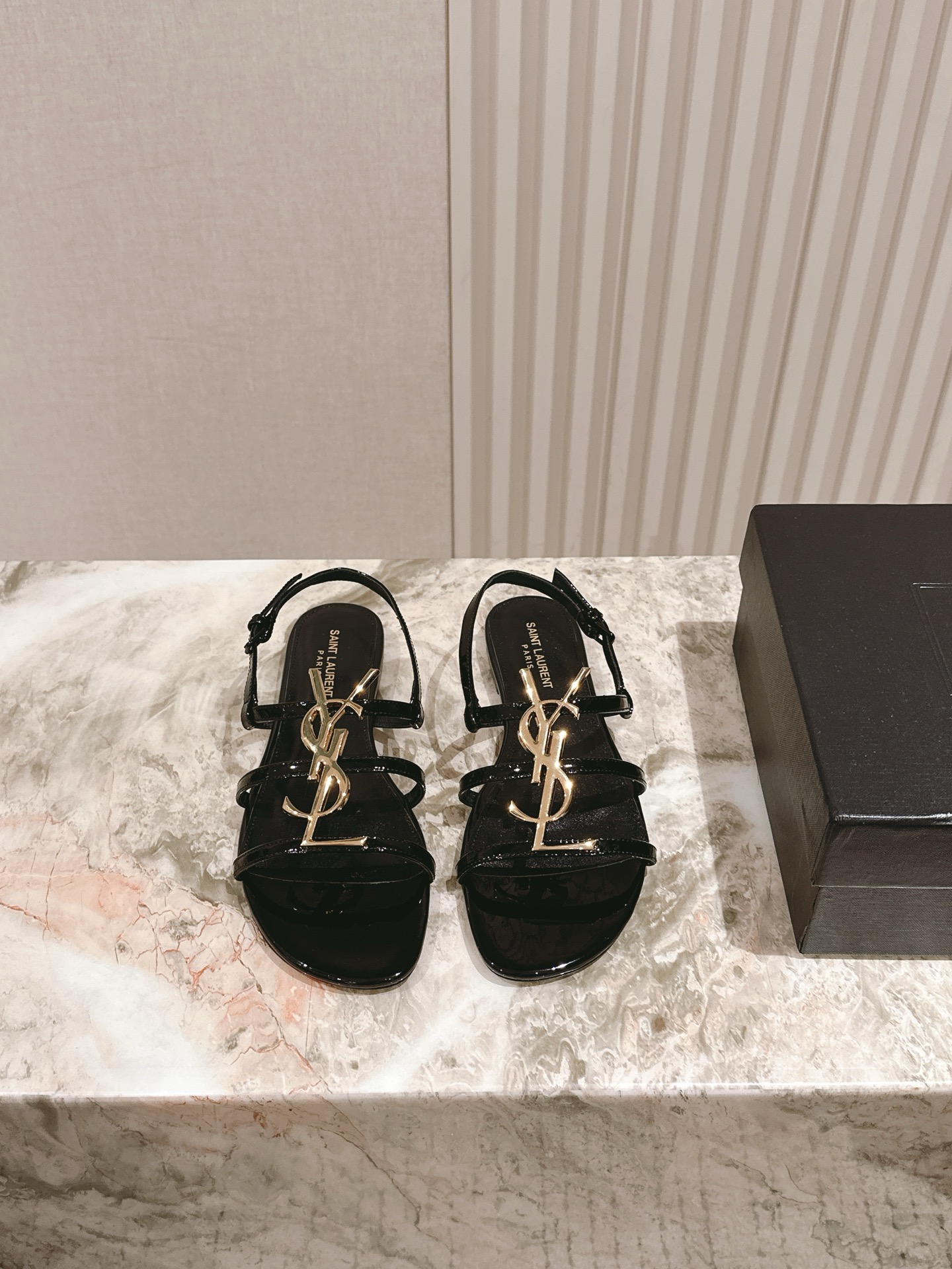 NO:410641,| 5 YSL Saint Laurent Goddess High-quality Goods Juezi Counter Laurent's latest series of new products!  New colors ★★★★★★★ Top purchasing agent version, super exquisite one to one zero distance creation!  Create the best shoes with the best materials!  The gorgeous hardware buckle square head, stiletto heels, neat, classic and timeless design lines and colorful tones are definitely the favorite of high heel fans in the shoe cabinet. ━━━━━━━━━━━━━━━━━━━━━━━━━━━━━━━━━━━━━━━━━━━━━━━━━━━━━━━━━━━━━━━━━━━━━━━━━━━━━━━━━━━━━━━━━━━━━━━━━━━━━━━━━━━━━━━━━━━━━━━━━━━━━━━━━━━━━━━━━━━━━━━━━━━━━━━━━━━  Number of codes 35-40 (.40.41 custom made without return or exchange), sandals, saint laurent, saint laurent, sandals, high heels, cowhide19860909| 5 YSL圣罗兰女神高货绝绝子专柜最新系列新品！新色 ★★★★★ 顶级代购版本 超精致一比一零离距打造！用最好料材打造最好鞋子！ 五金华丽扣方头 细高跟 利落、经典永恒的设计线条和缤纷色调,绝对是高跟鞋迷们鞋柜里的挚爱 ━━━━━━━━━━━━ 材料进口牛皮 /顶羊级皮内里 / 意大利真大皮底！ 码数35－40（.40.41定做不退换）,凉鞋,saint laurent,saint laurent,sandals,high heels,cowhide,Women's Shoes