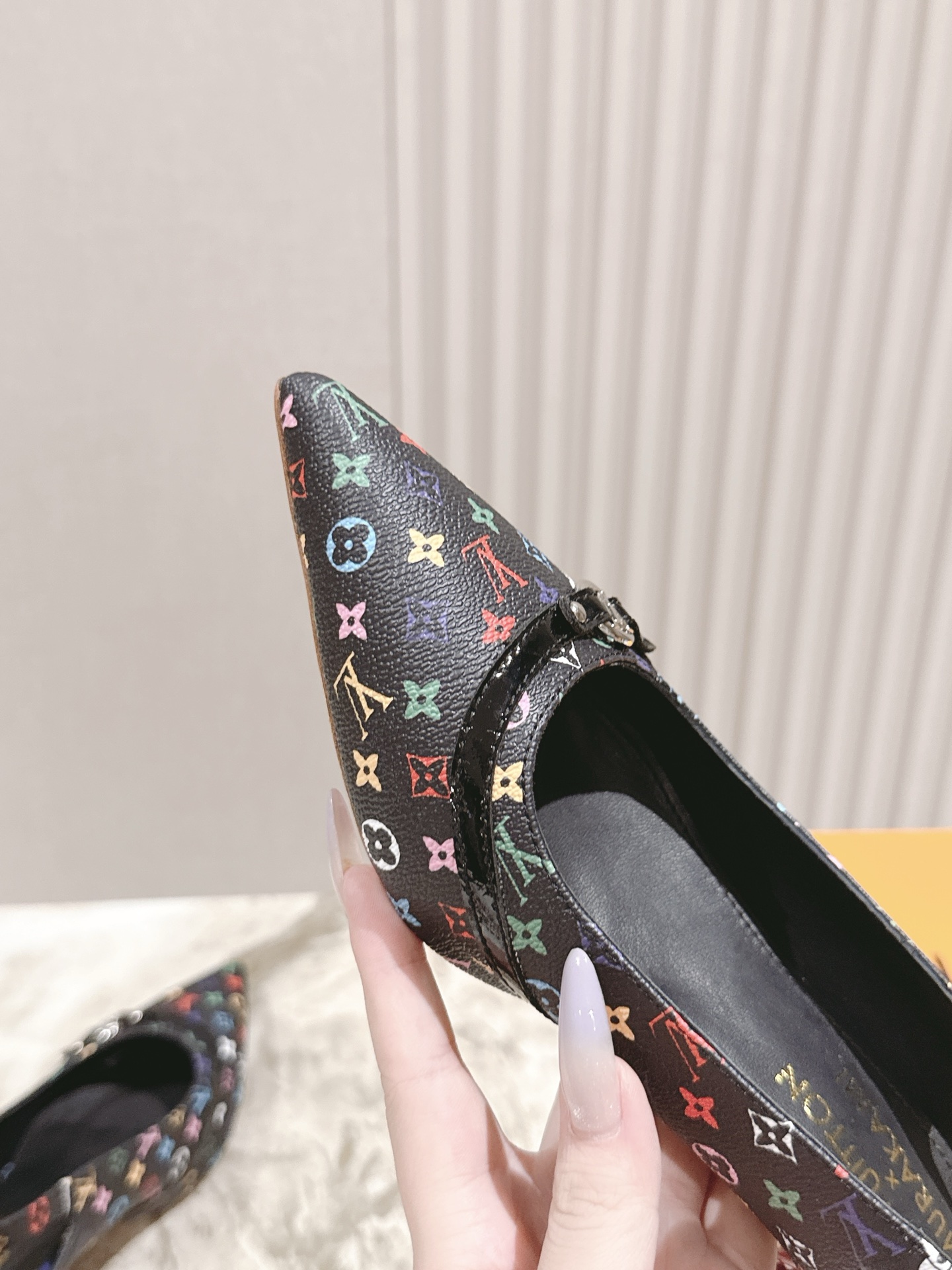 樱桃🍒跟  | ²⁰²5𝐬𝐬 🤍🤎
驴家早春新品🆕 new arrival～LV春夏玛丽珍鞋，也太出彩了