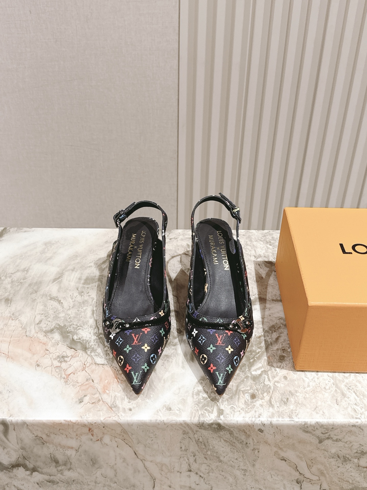 樱桃🍒跟  | ²⁰²5𝐬𝐬 🤍🤎
驴家早春新品🆕 new arrival～LV春夏玛丽珍鞋，也太出彩了