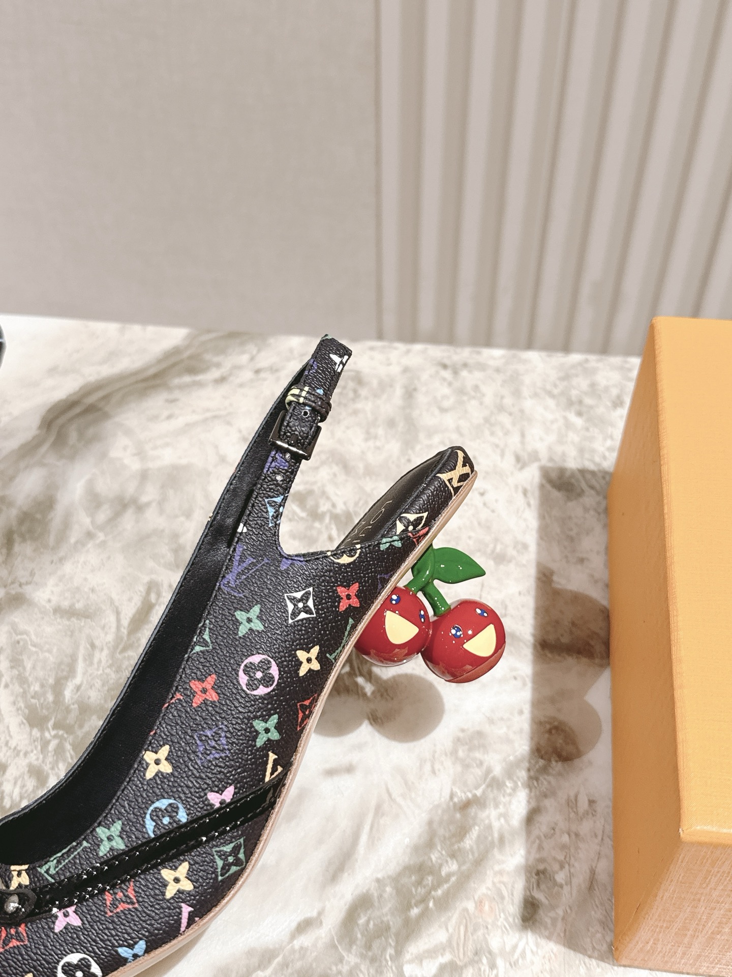 樱桃🍒跟  | ²⁰²5𝐬𝐬 🤍🤎
驴家早春新品🆕 new arrival～LV春夏玛丽珍鞋，也太出彩了