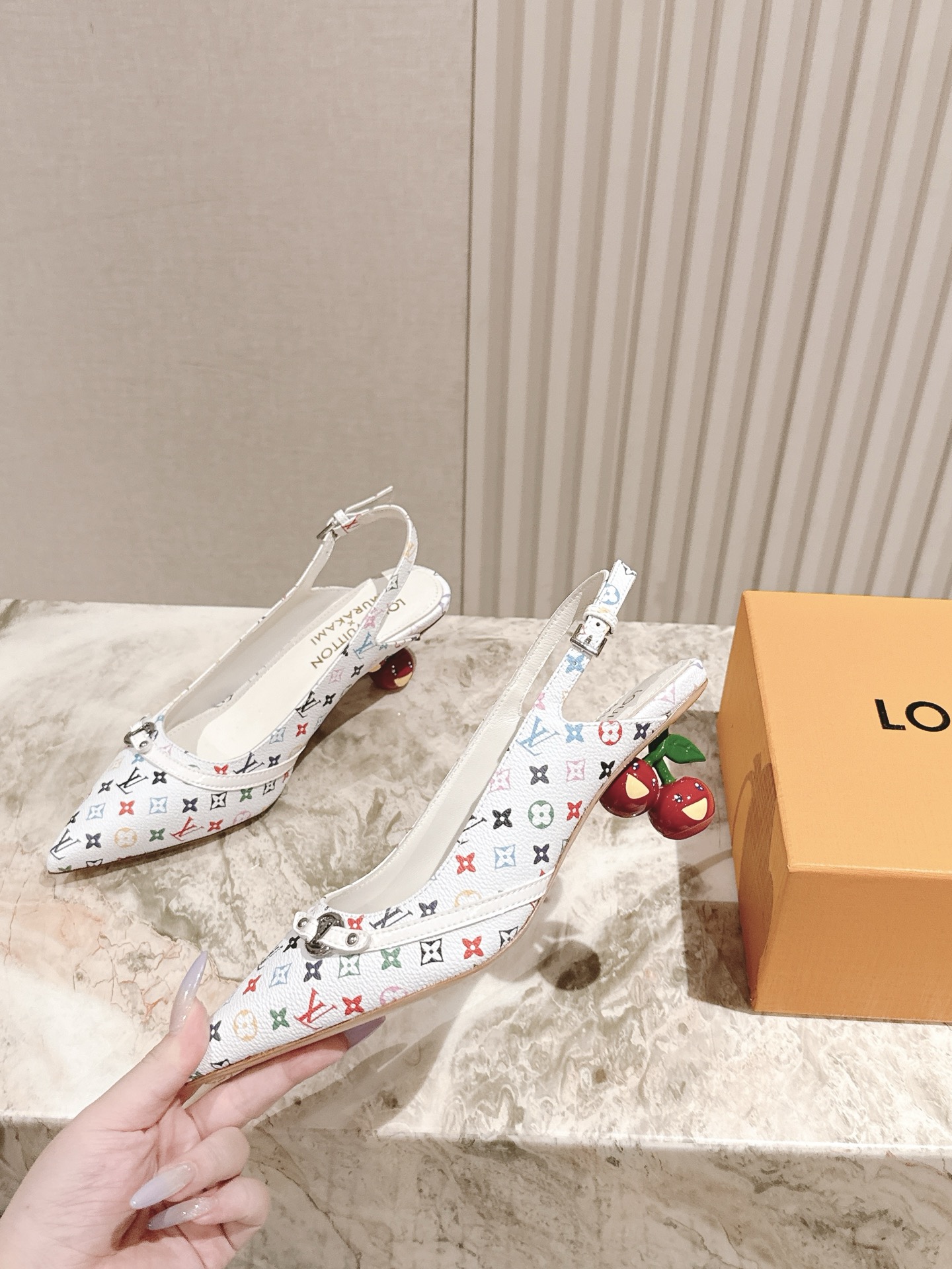 樱桃🍒跟  | ²⁰²5𝐬𝐬 🤍🤎
驴家早春新品🆕 new arrival～LV春夏玛丽珍鞋，也太出彩了