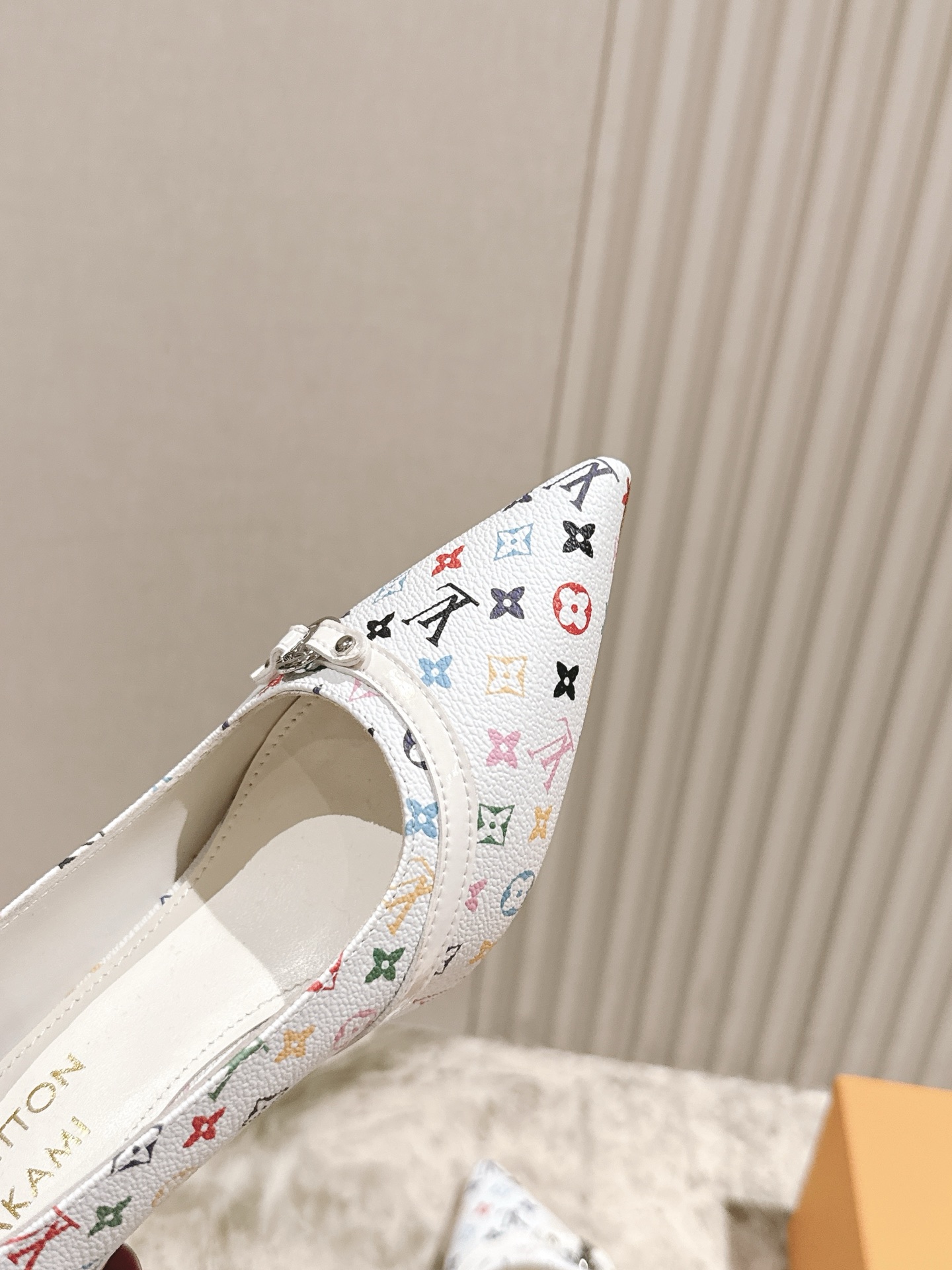 樱桃🍒跟  | ²⁰²5𝐬𝐬 🤍🤎
驴家早春新品🆕 new arrival～LV春夏玛丽珍鞋，也太出彩了