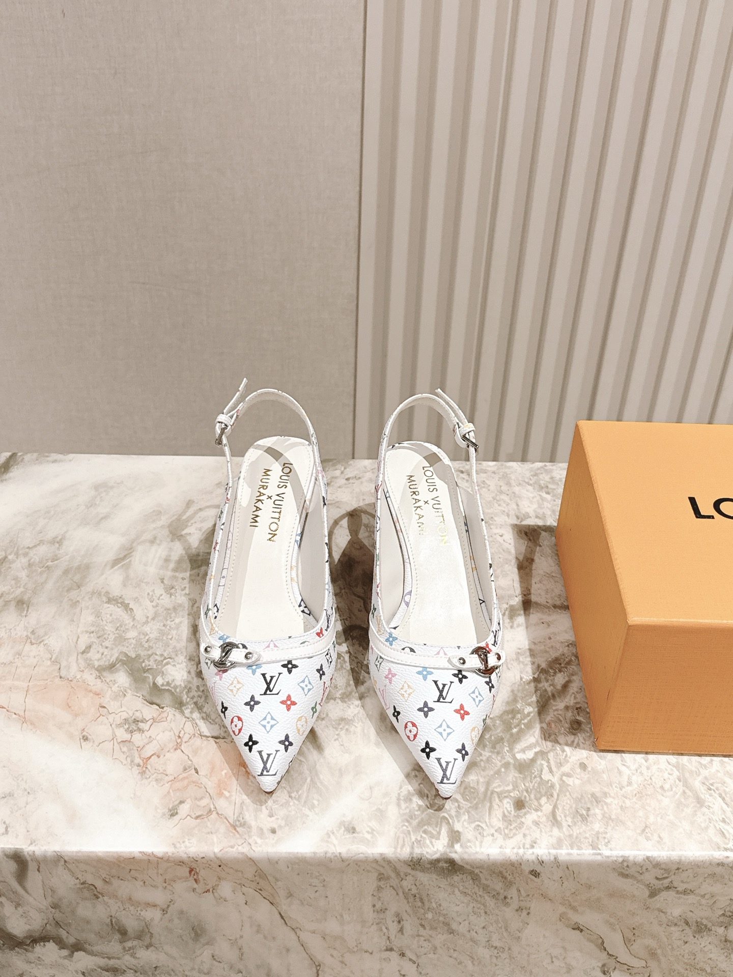 樱桃🍒跟  | ²⁰²5𝐬𝐬 🤍🤎
驴家早春新品🆕 new arrival～LV春夏玛丽珍鞋，也太出彩了