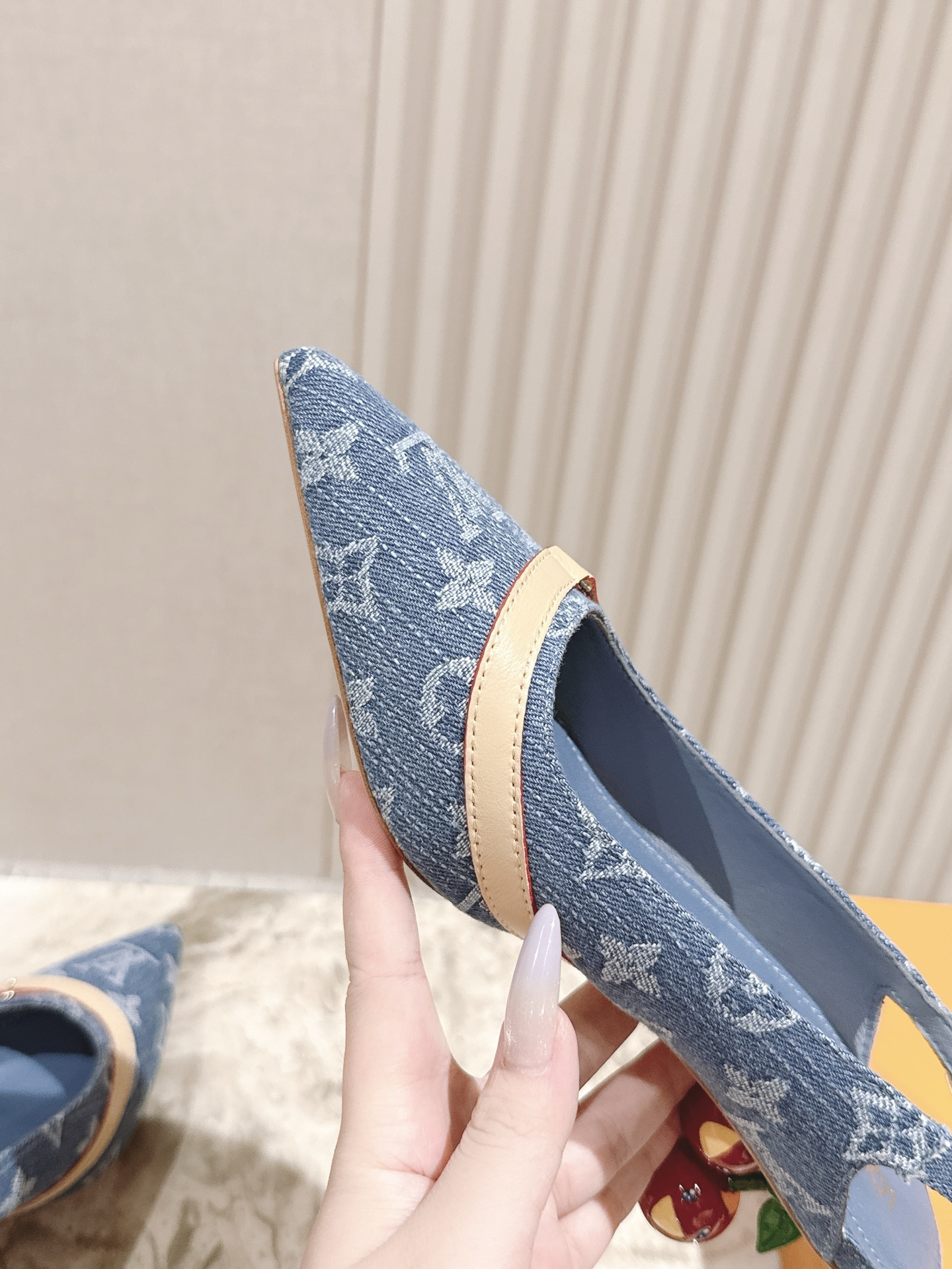 樱桃🍒跟  | ²⁰²5𝐬𝐬 🤍🤎
驴家早春新品🆕 new arrival～LV春夏玛丽珍鞋，也太出彩了