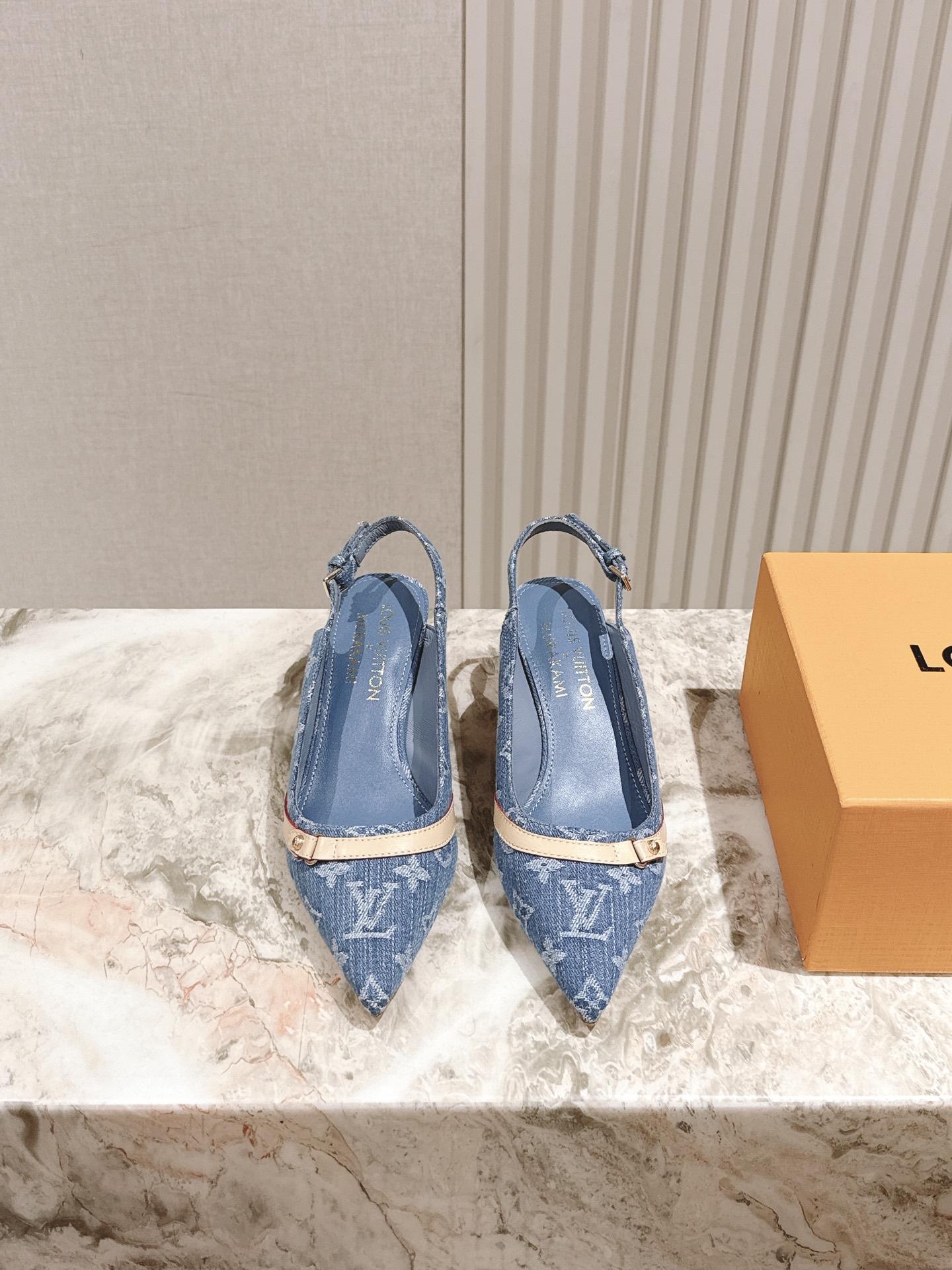 樱桃🍒跟  | ²⁰²5𝐬𝐬 🤍🤎
驴家早春新品🆕 new arrival～LV春夏玛丽珍鞋，也太出彩了