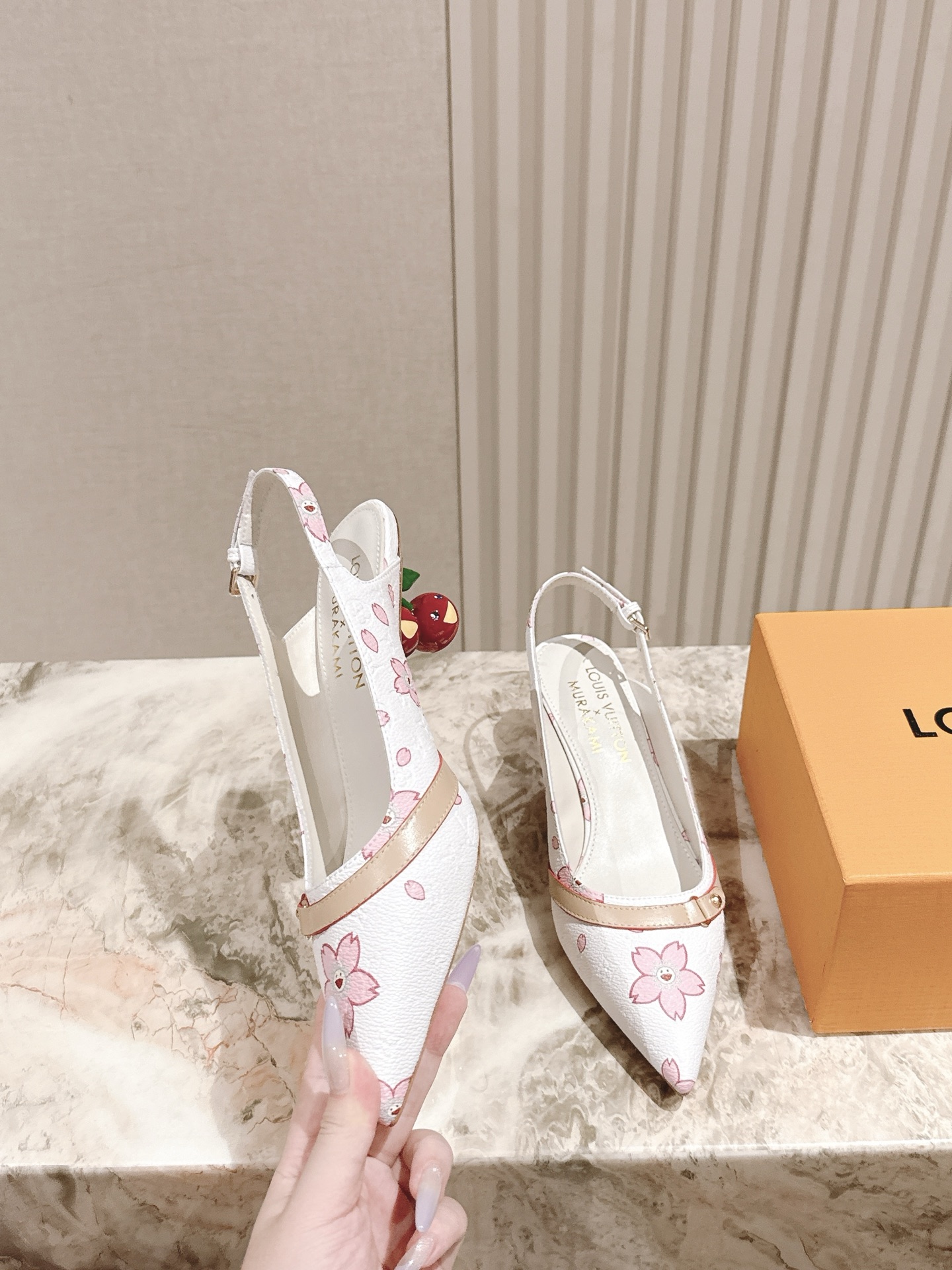 樱桃🍒跟  | ²⁰²5𝐬𝐬 🤍🤎
驴家早春新品🆕 new arrival～LV春夏玛丽珍鞋，也太出彩了