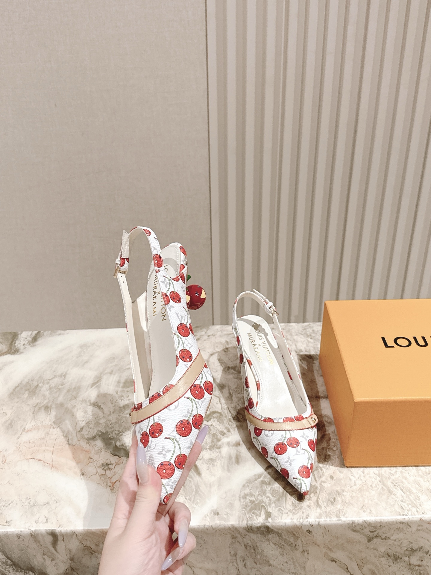 樱桃🍒跟  | ²⁰²5𝐬𝐬 🤍🤎
驴家早春新品🆕 new arrival～LV春夏玛丽珍鞋，也太出彩了