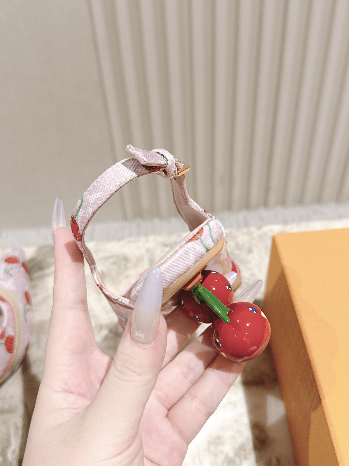 樱桃🍒跟  | ²⁰²5𝐬𝐬 🤍🤎
驴家早春新品🆕 new arrival～LV春夏玛丽珍鞋，也太出彩了