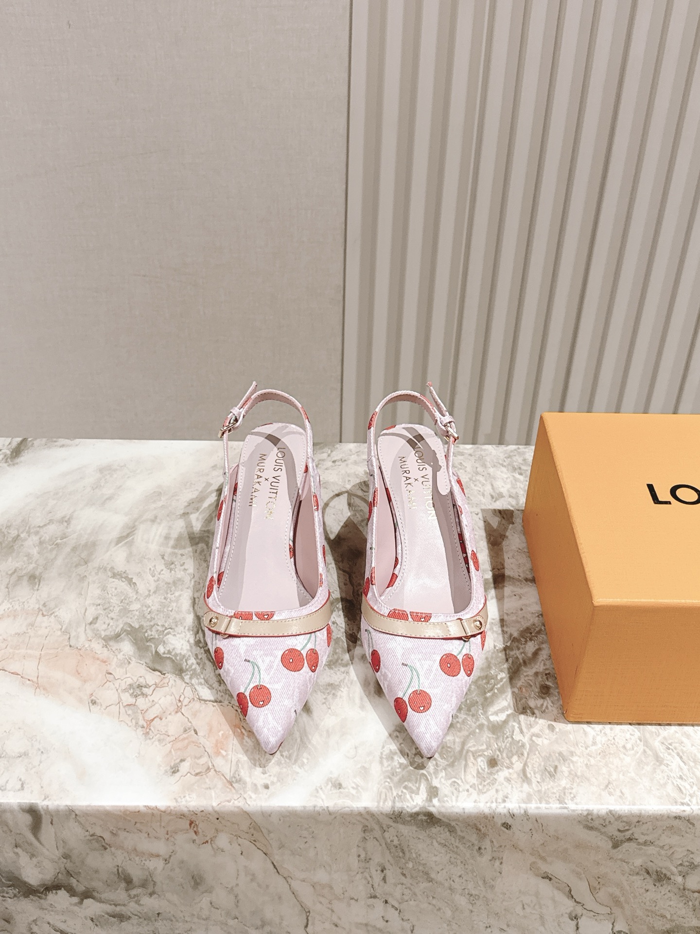 樱桃🍒跟  | ²⁰²5𝐬𝐬 🤍🤎
驴家早春新品🆕 new arrival～LV春夏玛丽珍鞋，也太出彩了