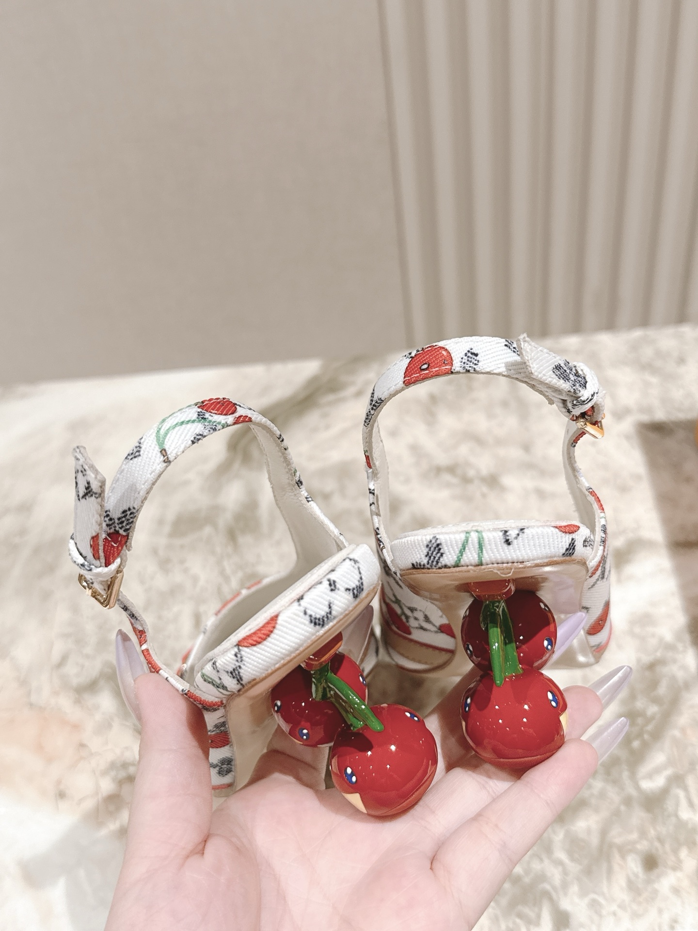 樱桃🍒跟  | ²⁰²5𝐬𝐬 🤍🤎
驴家早春新品🆕 new arrival～LV春夏玛丽珍鞋，也太出彩了