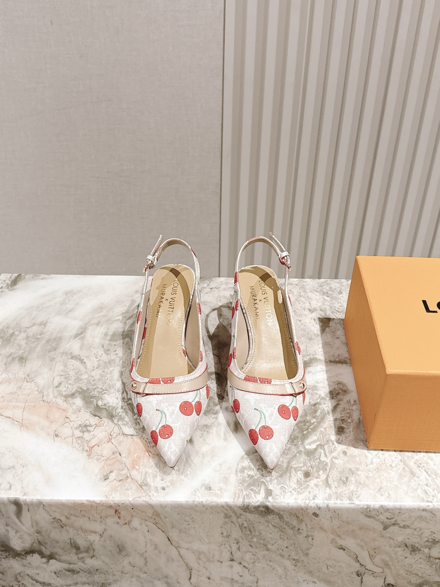 樱桃🍒跟  | ²⁰²5𝐬𝐬 🤍🤎
驴家早春新品🆕 new arrival～LV春夏玛丽珍鞋，也太出彩了