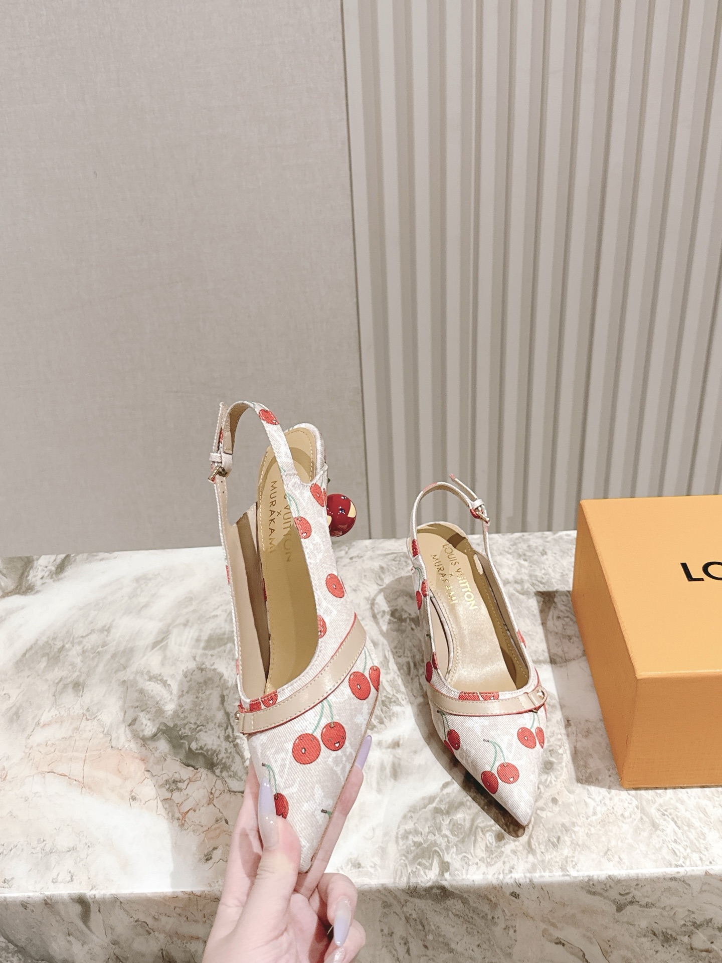 樱桃🍒跟  | ²⁰²5𝐬𝐬 🤍🤎
驴家早春新品🆕 new arrival～LV春夏玛丽珍鞋，也太出彩了