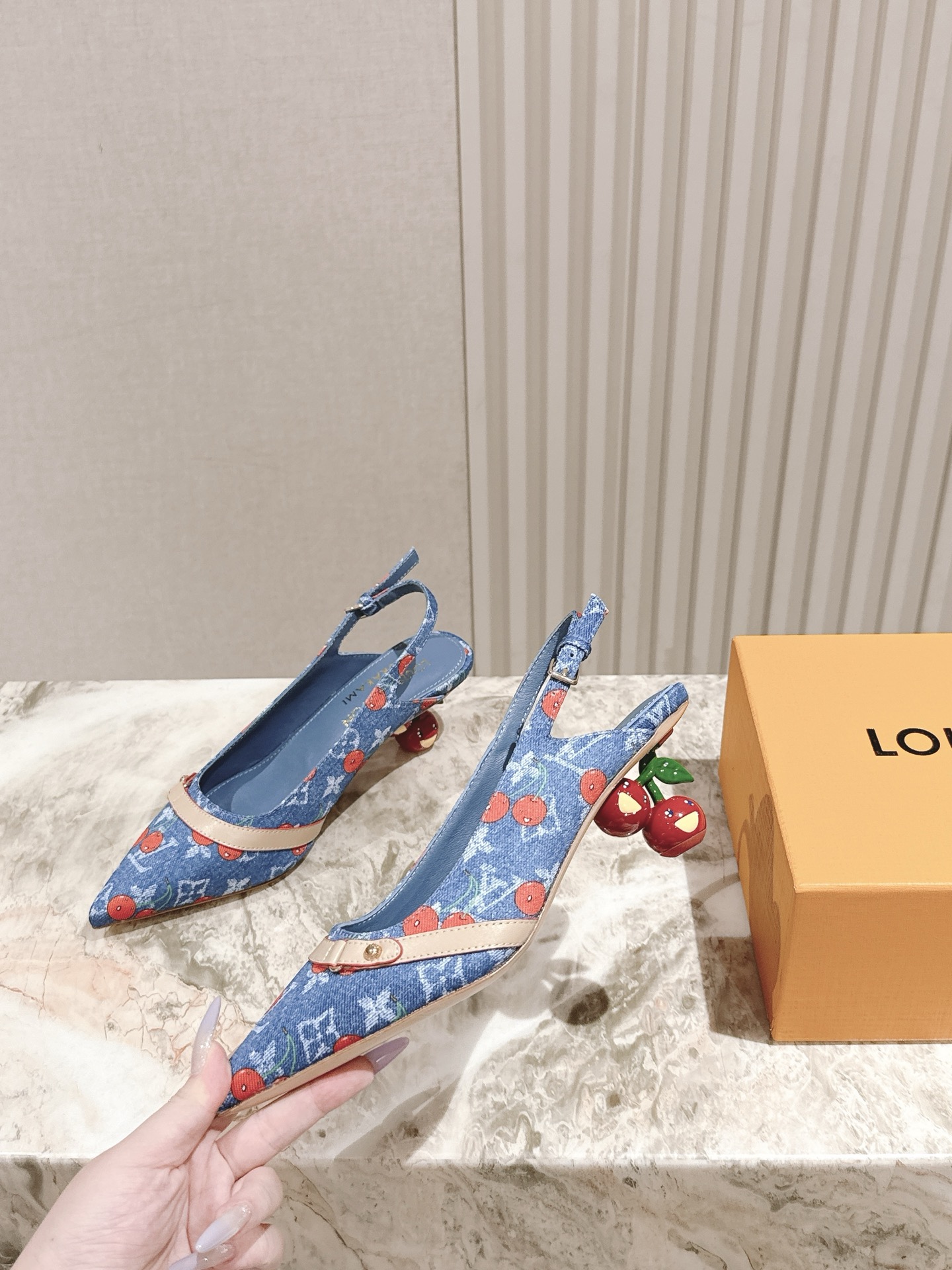 樱桃🍒跟  | ²⁰²5𝐬𝐬 🤍🤎
驴家早春新品🆕 new arrival～LV春夏玛丽珍鞋，也太出彩了