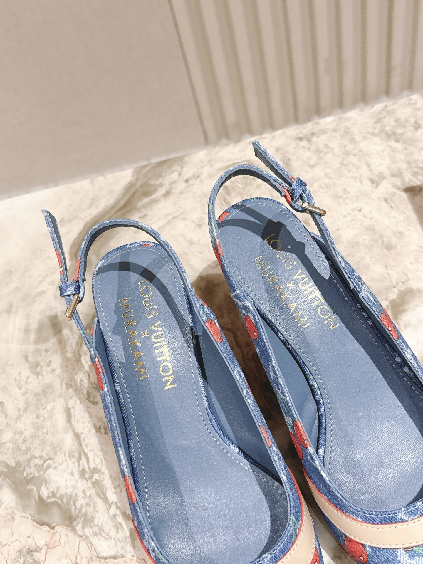 樱桃🍒跟  | ²⁰²5𝐬𝐬 🤍🤎
驴家早春新品🆕 new arrival～LV春夏玛丽珍鞋，也太出彩了