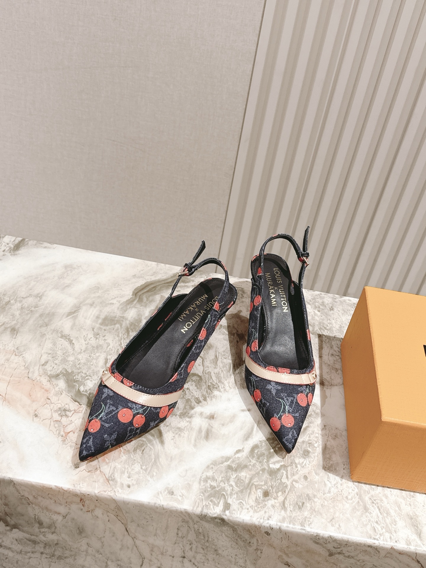 樱桃🍒跟  | ²⁰²5𝐬𝐬 🤍🤎
驴家早春新品🆕 new arrival～LV春夏玛丽珍鞋，也太出彩了