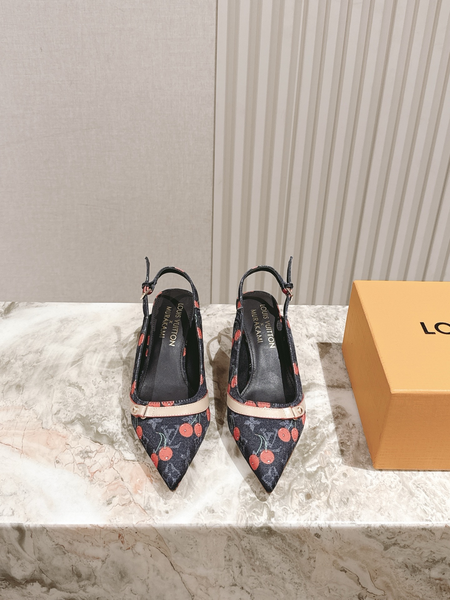 樱桃🍒跟  | ²⁰²5𝐬𝐬 🤍🤎
驴家早春新品🆕 new arrival～LV春夏玛丽珍鞋，也太出彩了
