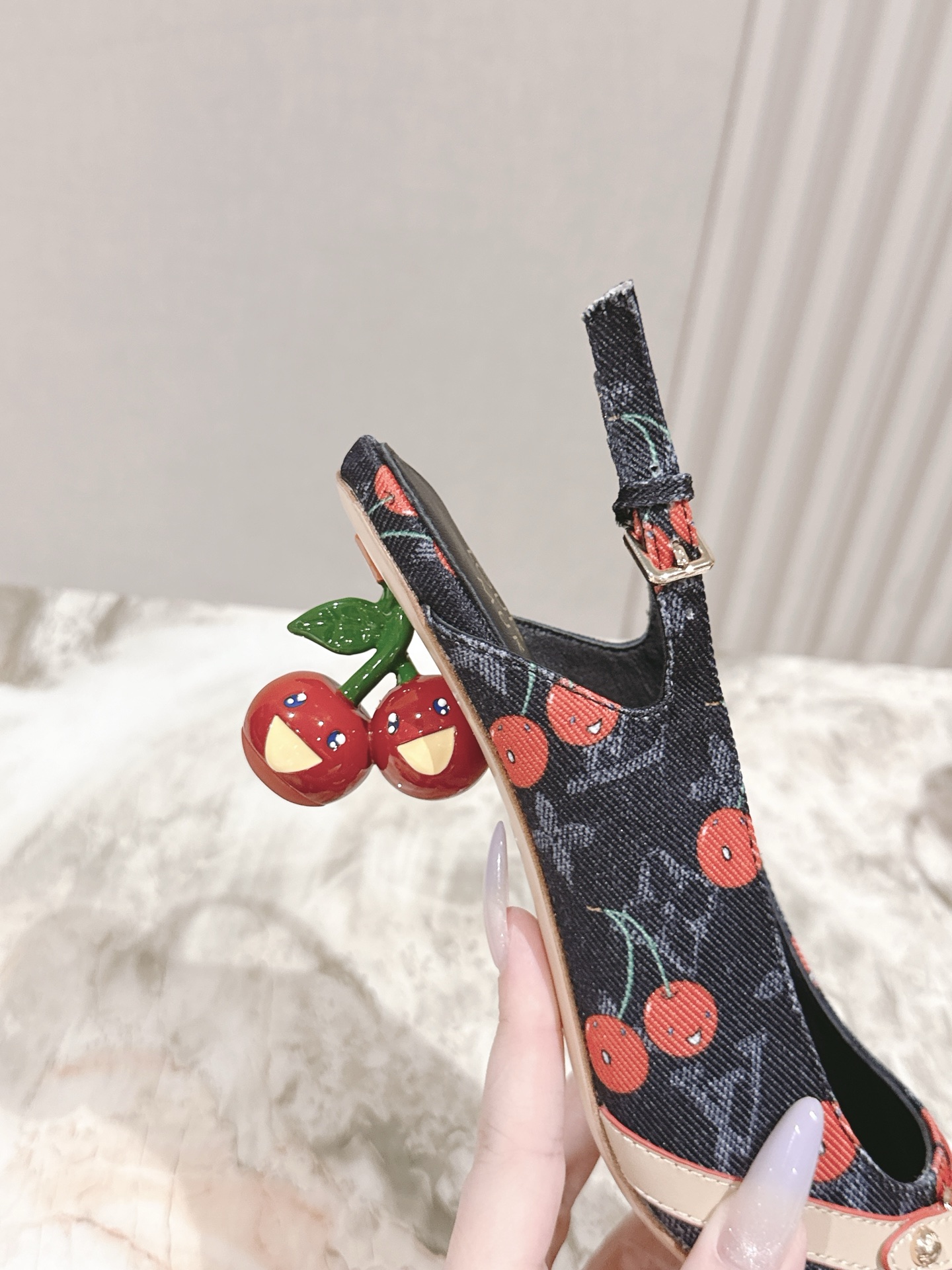 樱桃🍒跟  | ²⁰²5𝐬𝐬 🤍🤎
驴家早春新品🆕 new arrival～LV春夏玛丽珍鞋，也太出彩了