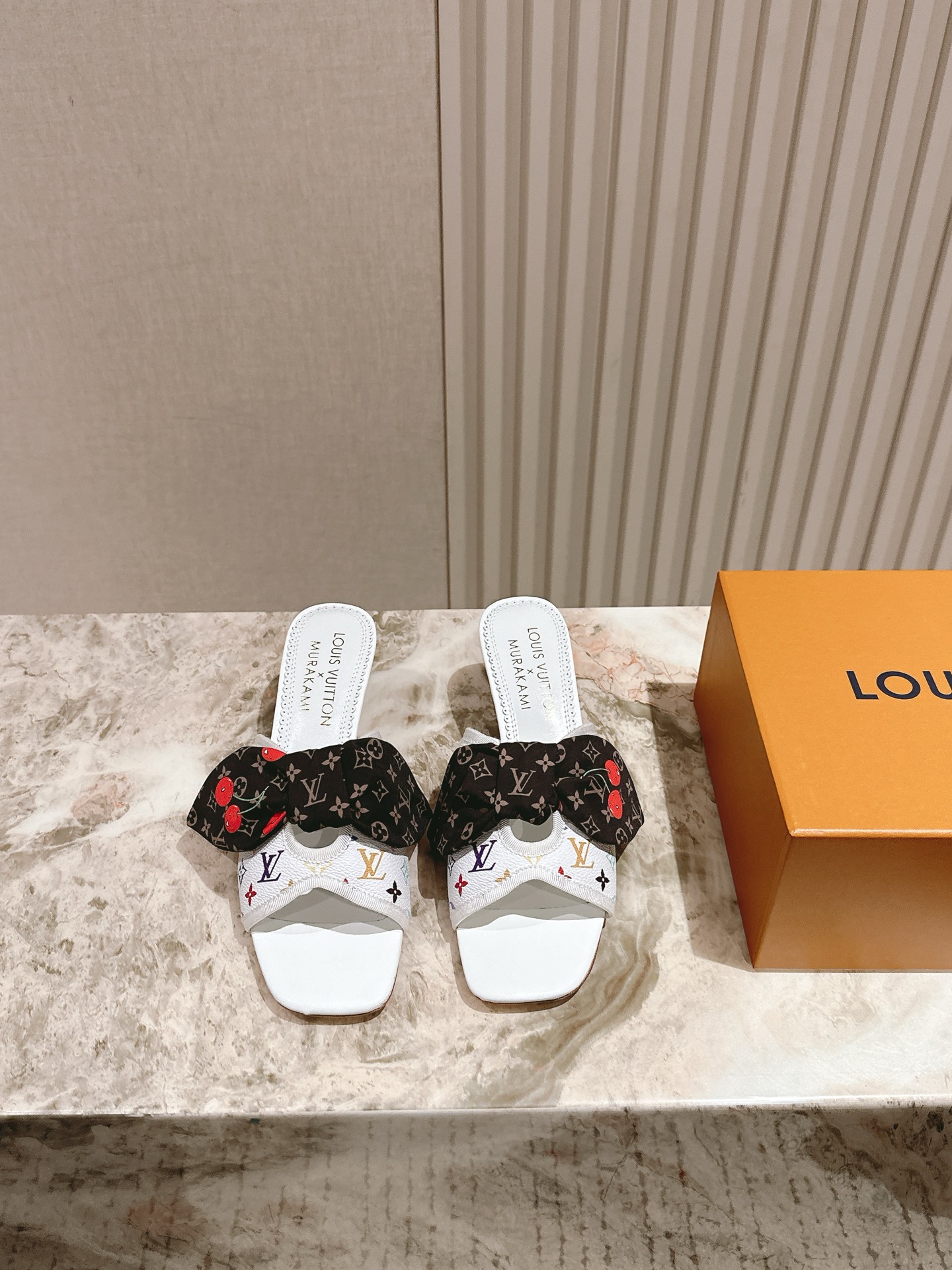 樱桃🍒跟  | ²⁰²5𝐬𝐬 🤍🤎
驴家早春新品🆕 new arrival～LV春夏玛丽珍鞋，也太出彩了