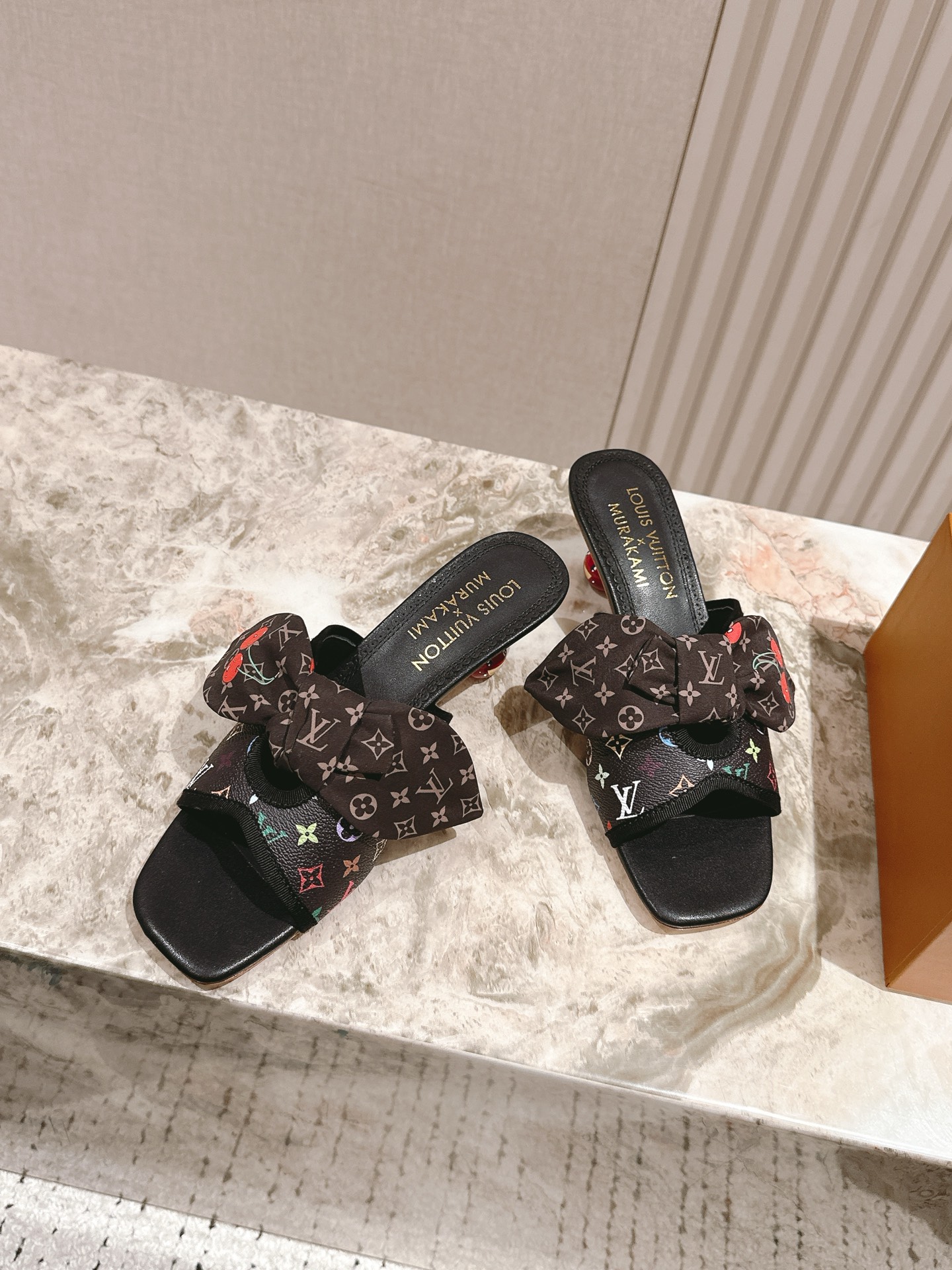 樱桃🍒跟  | ²⁰²5𝐬𝐬 🤍🤎
驴家早春新品🆕 new arrival～LV春夏玛丽珍鞋，也太出彩了
